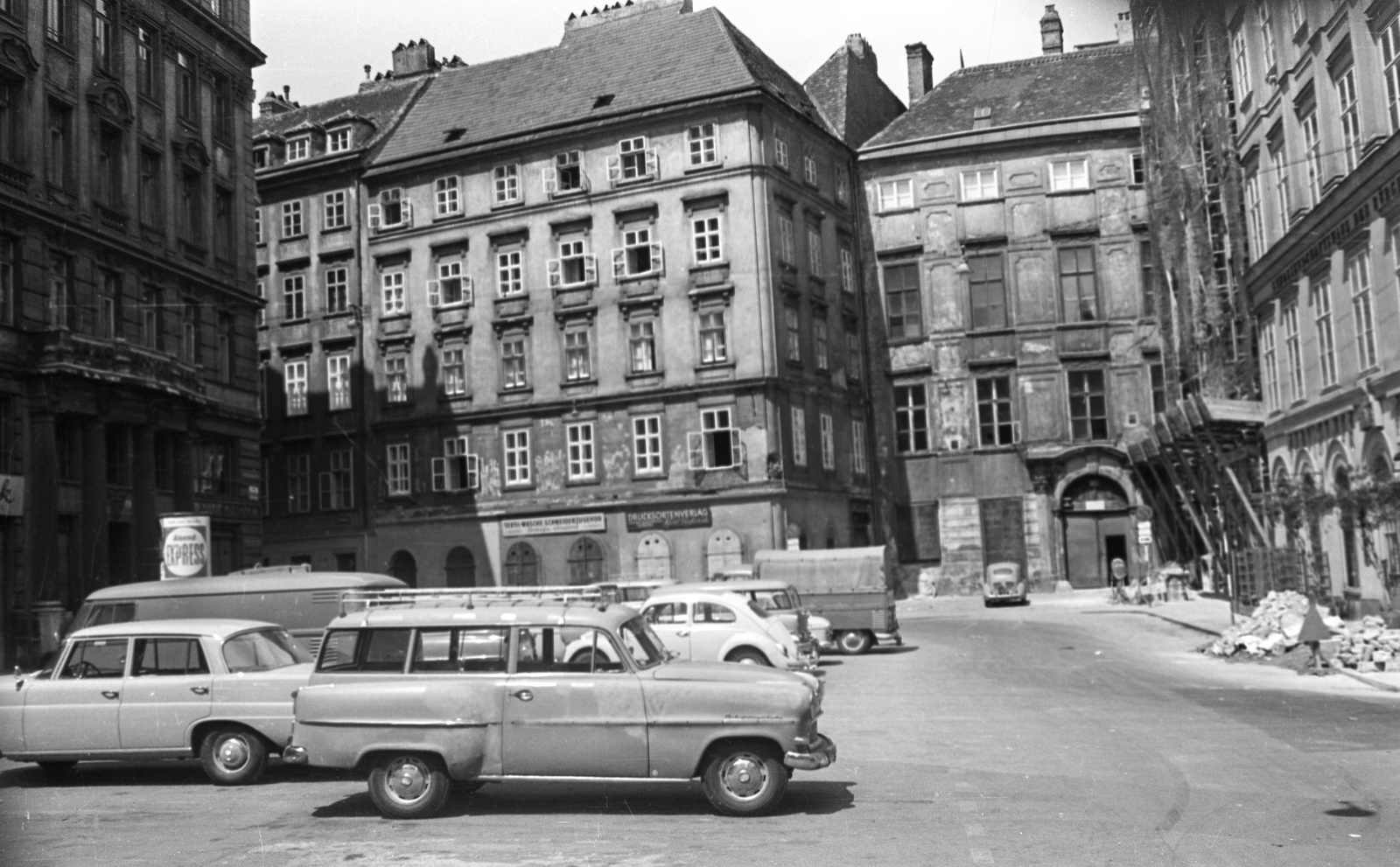 Austria, Vienna, Judenplatz, balra a Drahtgasse torkolata., 1967, Jankovszky György, Fortepan #58137