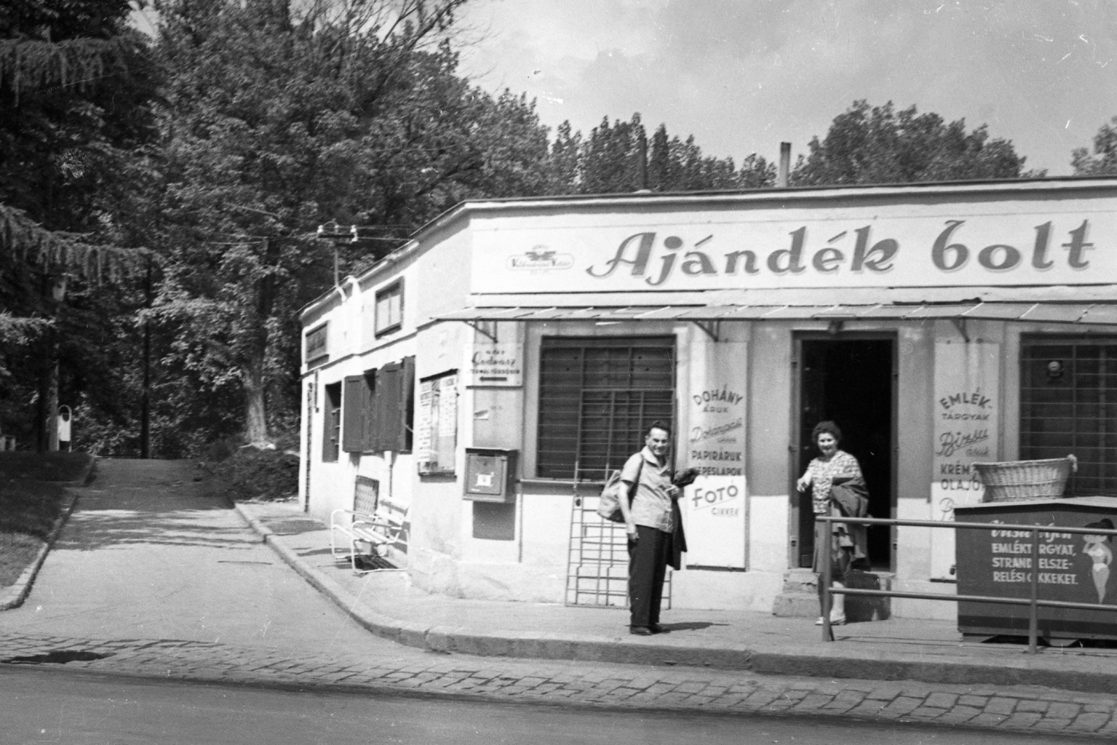 Hungary, Miskolc,Miskolctapolca, Barabits Fülöp sétány a buszvégállomásnál., 1967, Jankovszky György, Fortepan #58146