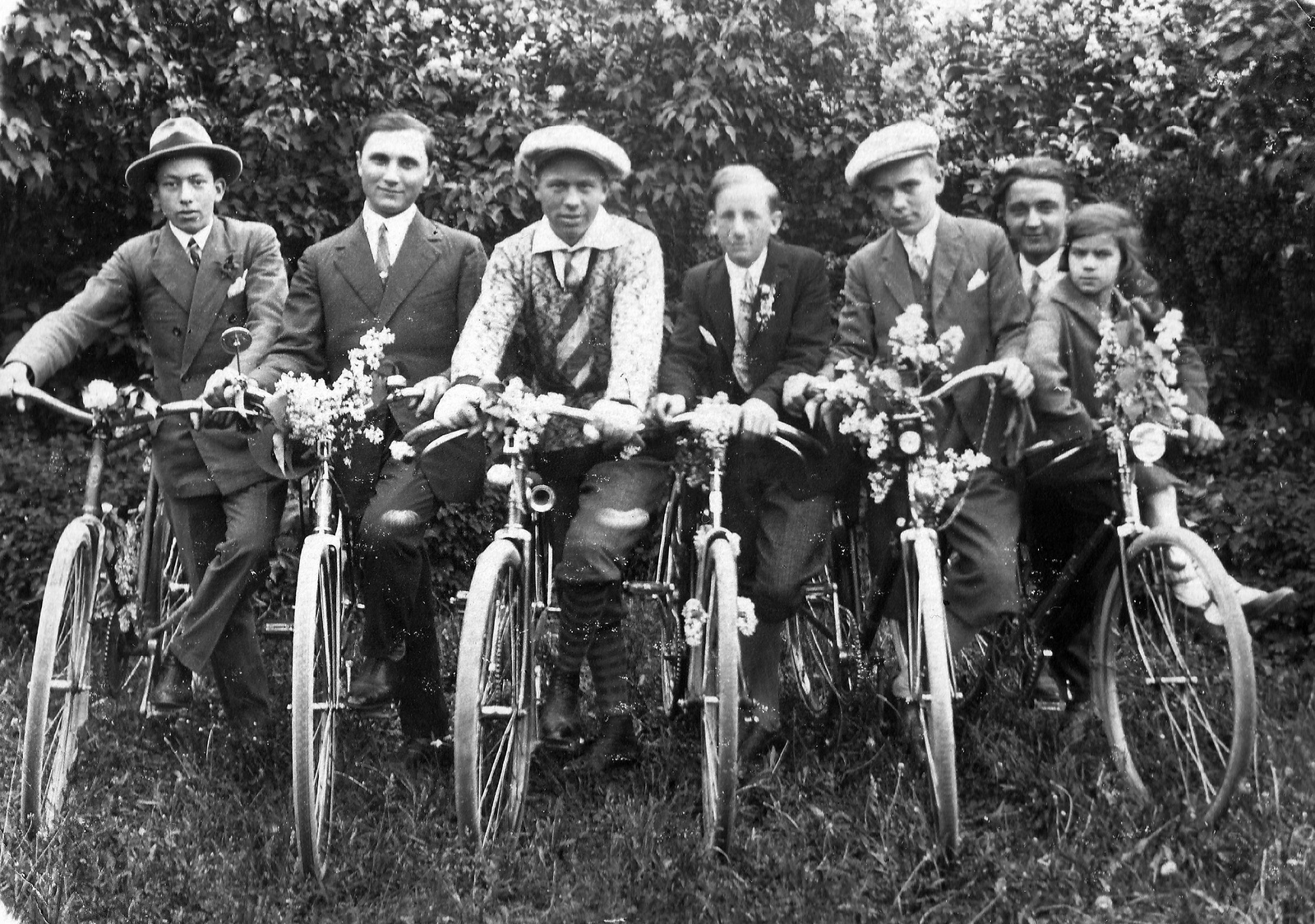 1934, Horváth Lajos, bicycle, tableau, flower decoration, odd one out, Fortepan #58209