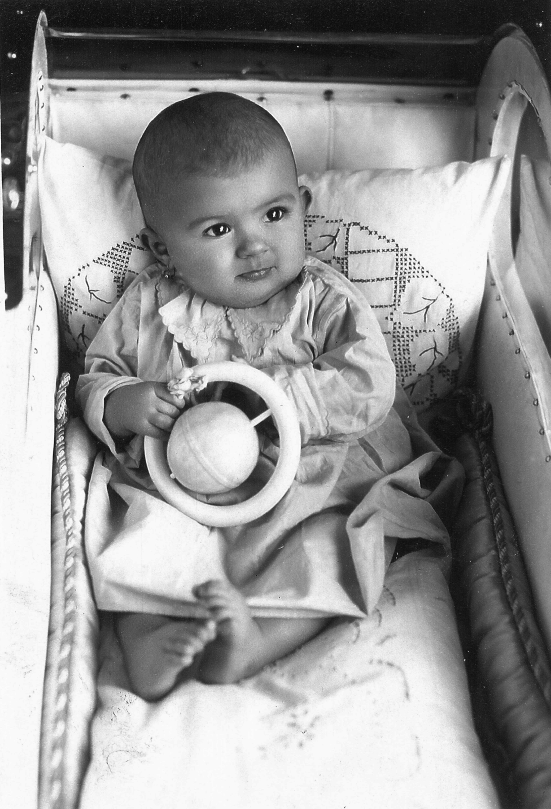 1934, Juhász Bence, baby carriage, rattle, barefoot, Fortepan #58242