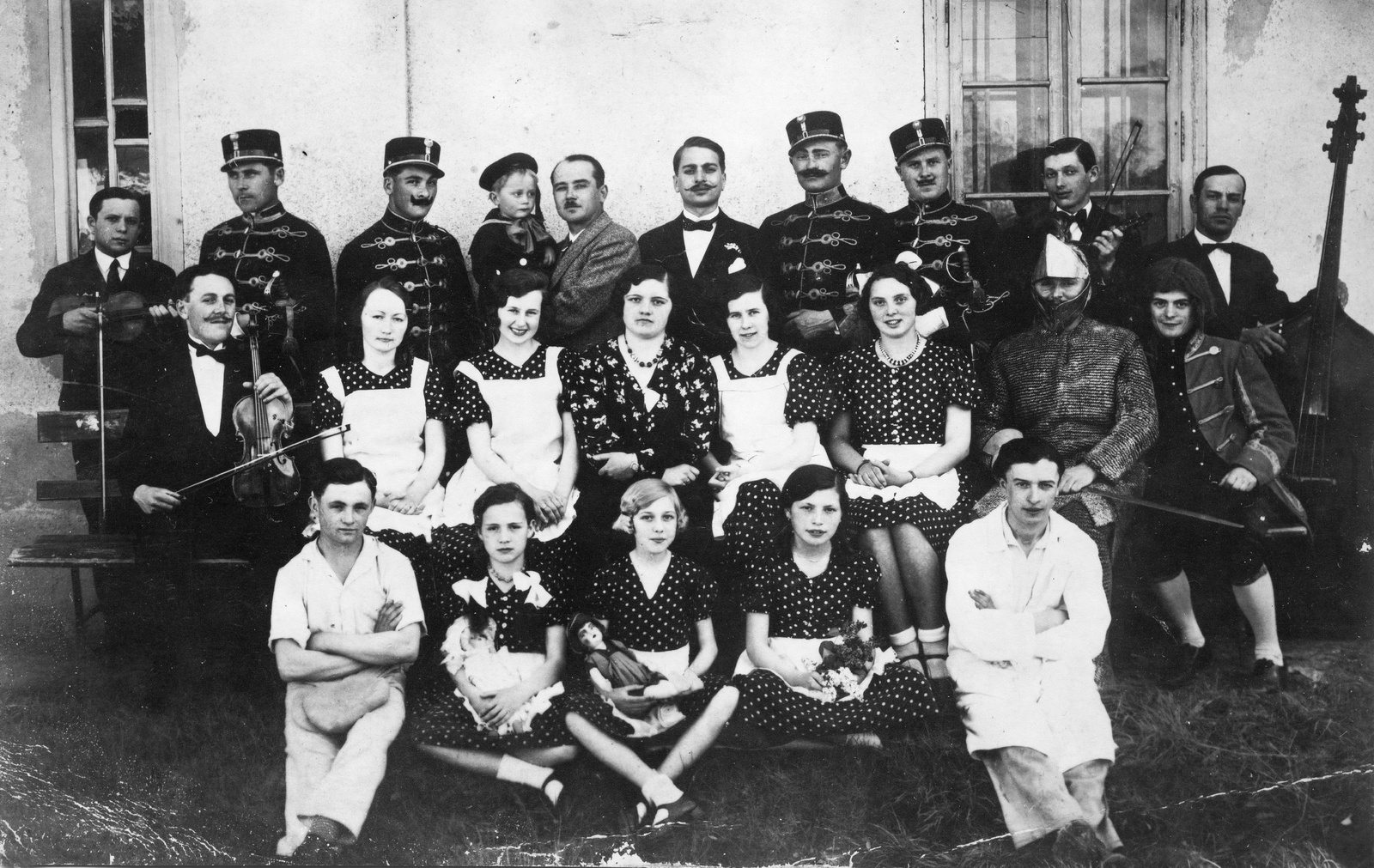 Hungary, Kunmadaras, amatőr színjátszó kör., 1934, Selmeczi Levente, uniform, musical instrument, doll, costume, band, violin, double bass, Fortepan #58290