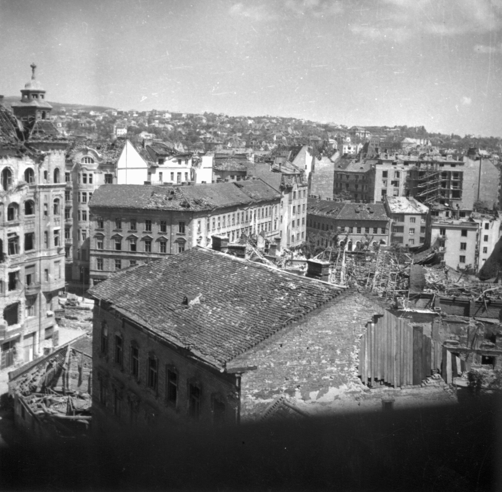 Hungary, Budapest I., a Batthyány utca felől nézve a Csalogány utca irányába., 1945, Fortepan, picture, damaged building, Budapest, Fortepan #5846