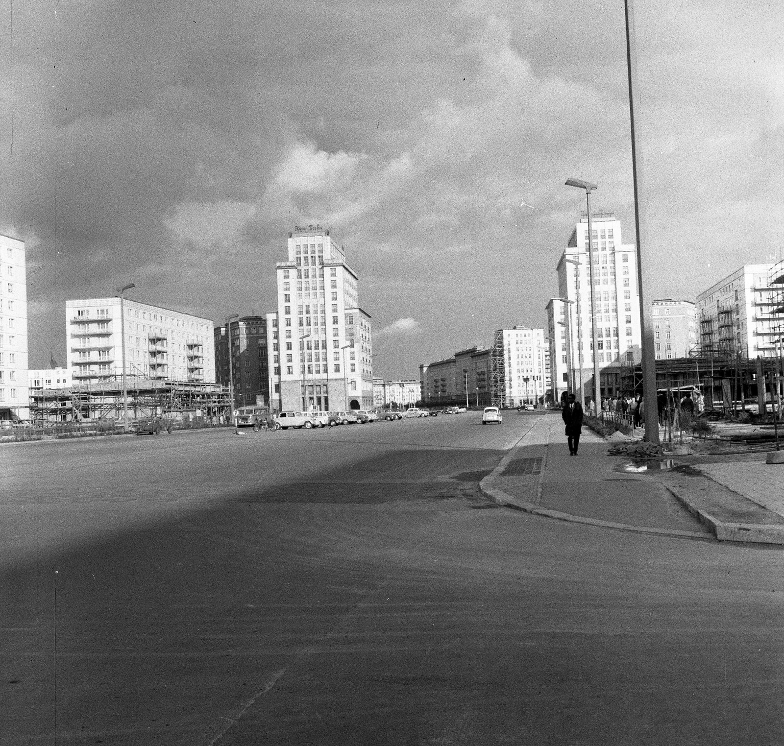 Németország, Berlin, Kelet-Berlin, Karl Marx Allee., 1962, Nagy Gyula, építkezés, NDK, Kelet-Berlin, Fortepan #58497