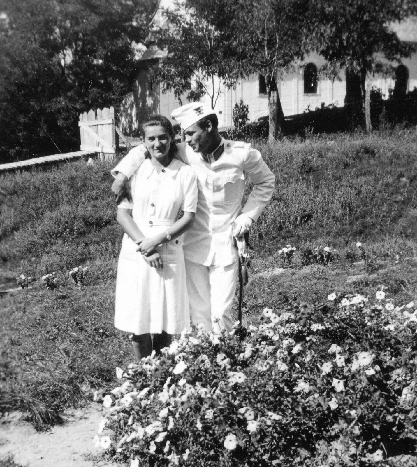 1939, Orosz Heléna, uniform, courting, man, woman, sword, double portrait, Fortepan #58631