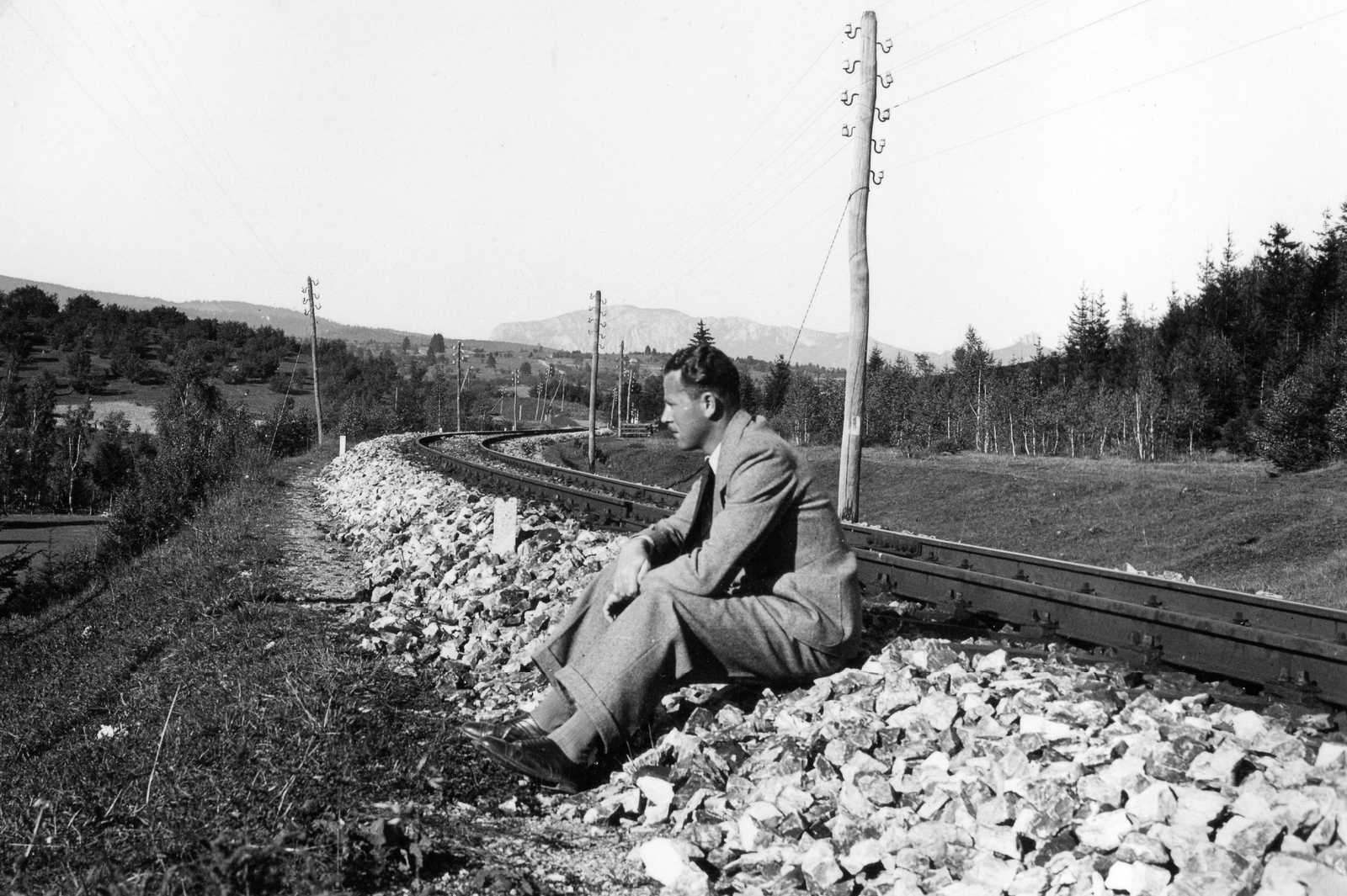 1941, Orosz Heléna, portrait, railway, aerial wire, man, rails, Fortepan #58678