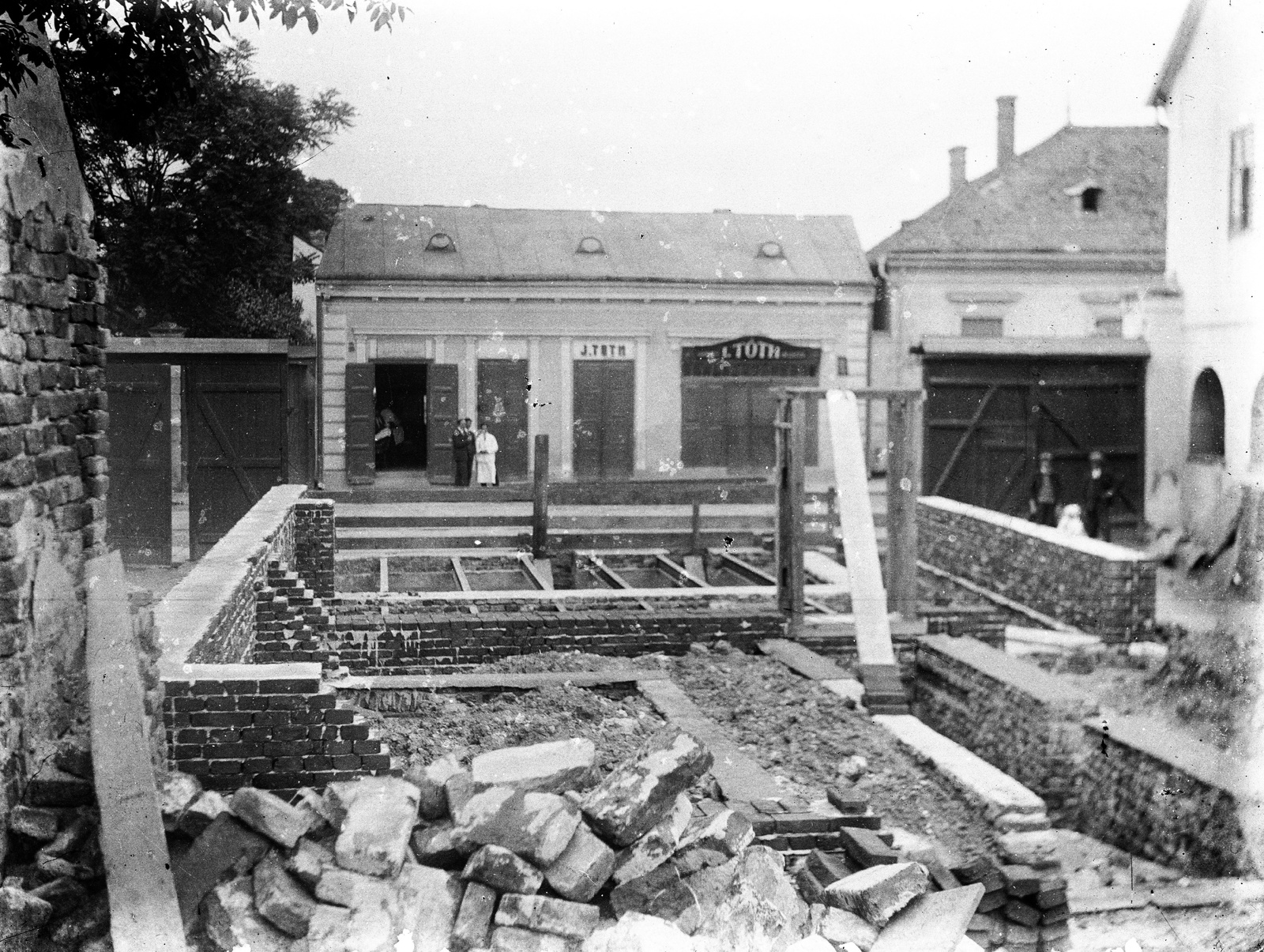Románia,Erdély, Lippa, a strada Nicolae Balcescu 30. építése., 1924, Veszprém Megyei Levéltár/Nemere Péter, építkezés, Fortepan #58759
