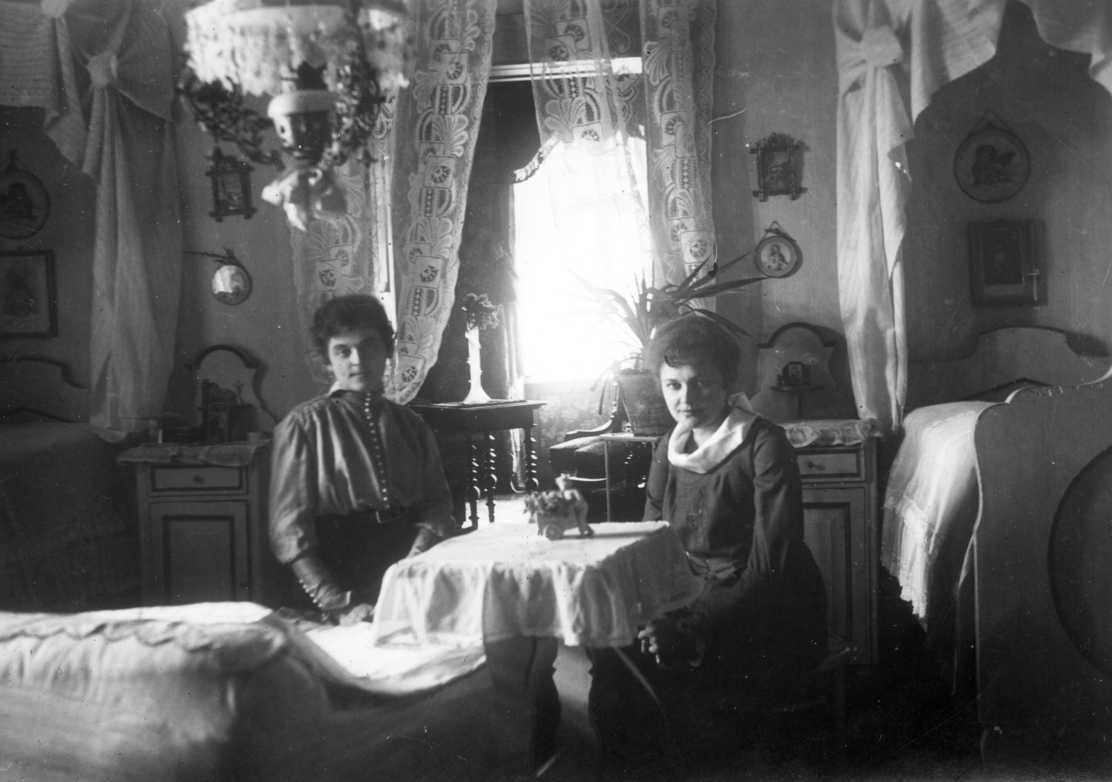 1913, Veszprém Megyei Levéltár/Nemere Péter, interior, chandelier, Fortepan #58792