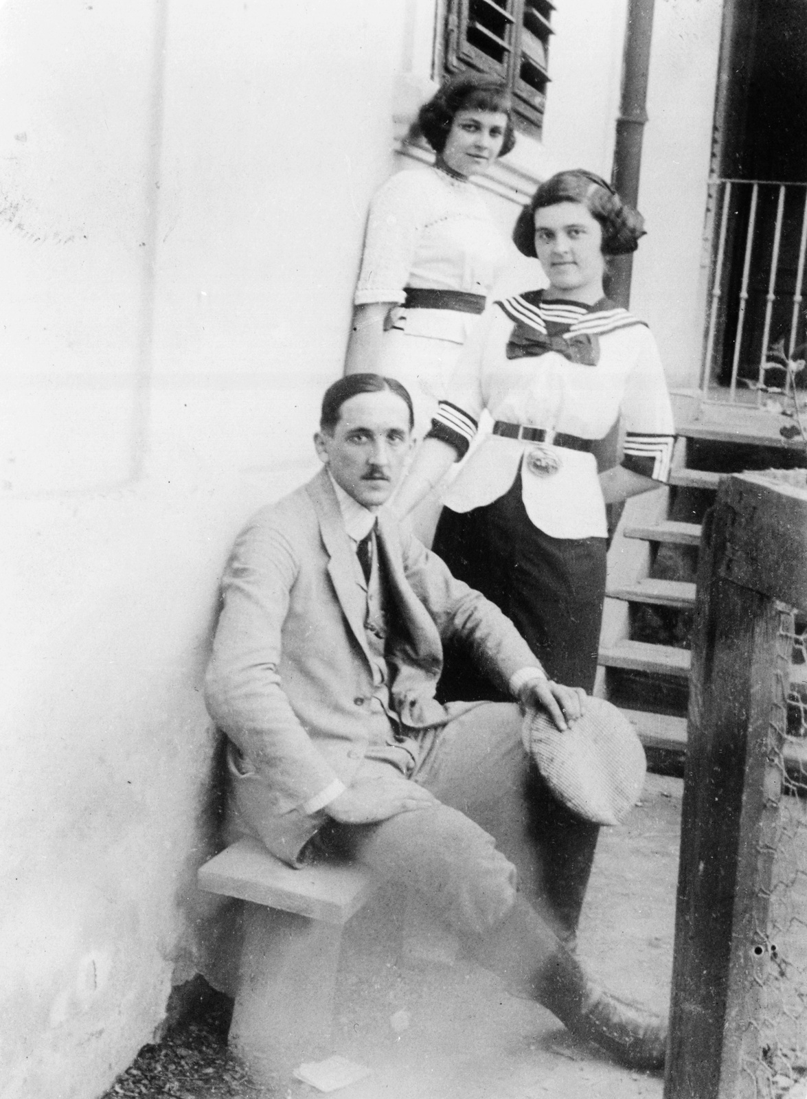 1929, Veszprém Megyei Levéltár/Nemere Péter, sailor blouse, girls, man, Fortepan #58827