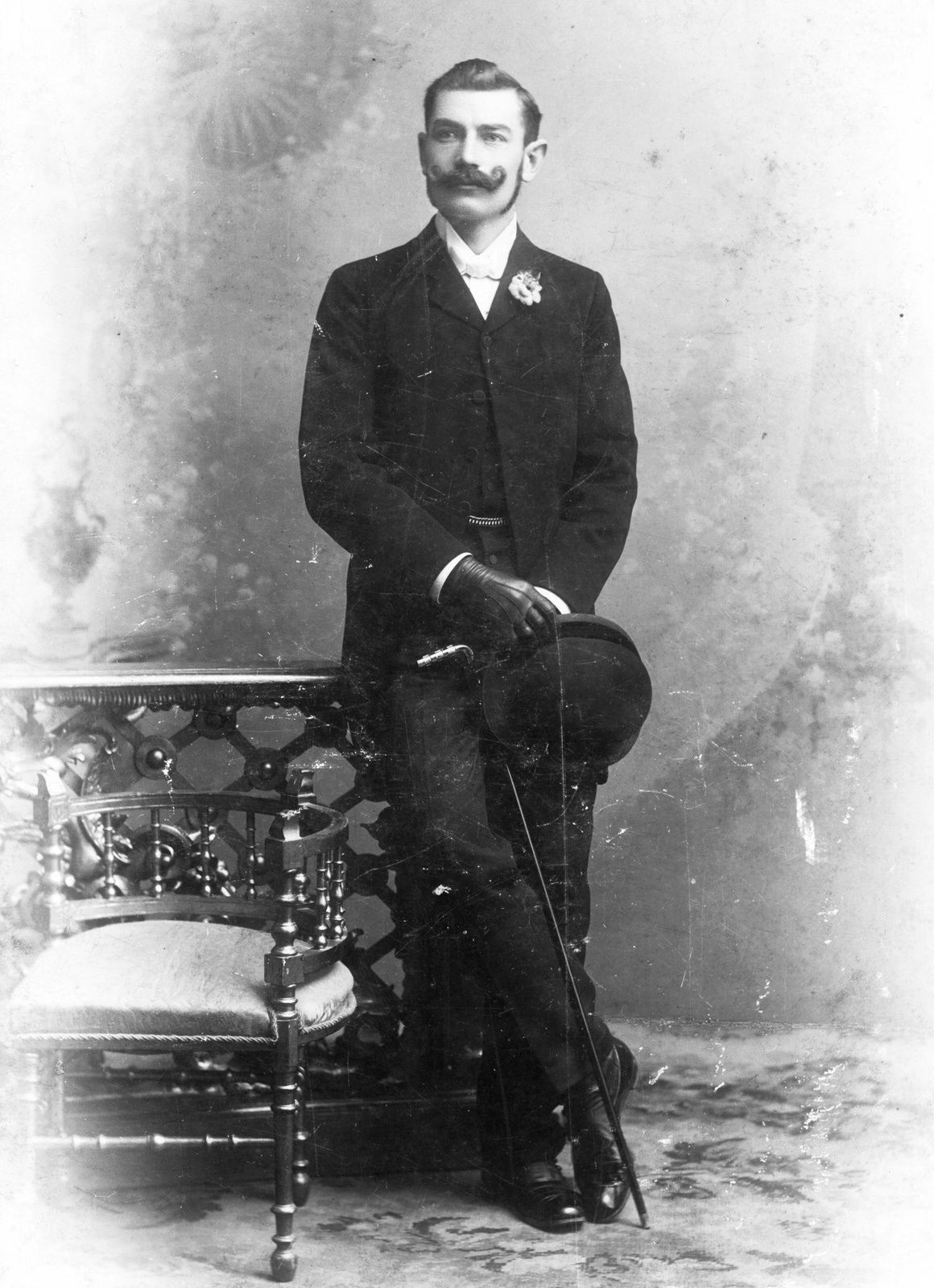 1912, Veszprém Megyei Levéltár/Nemere Péter, hat, moustache, studio, hat in hand, Fortepan #58836