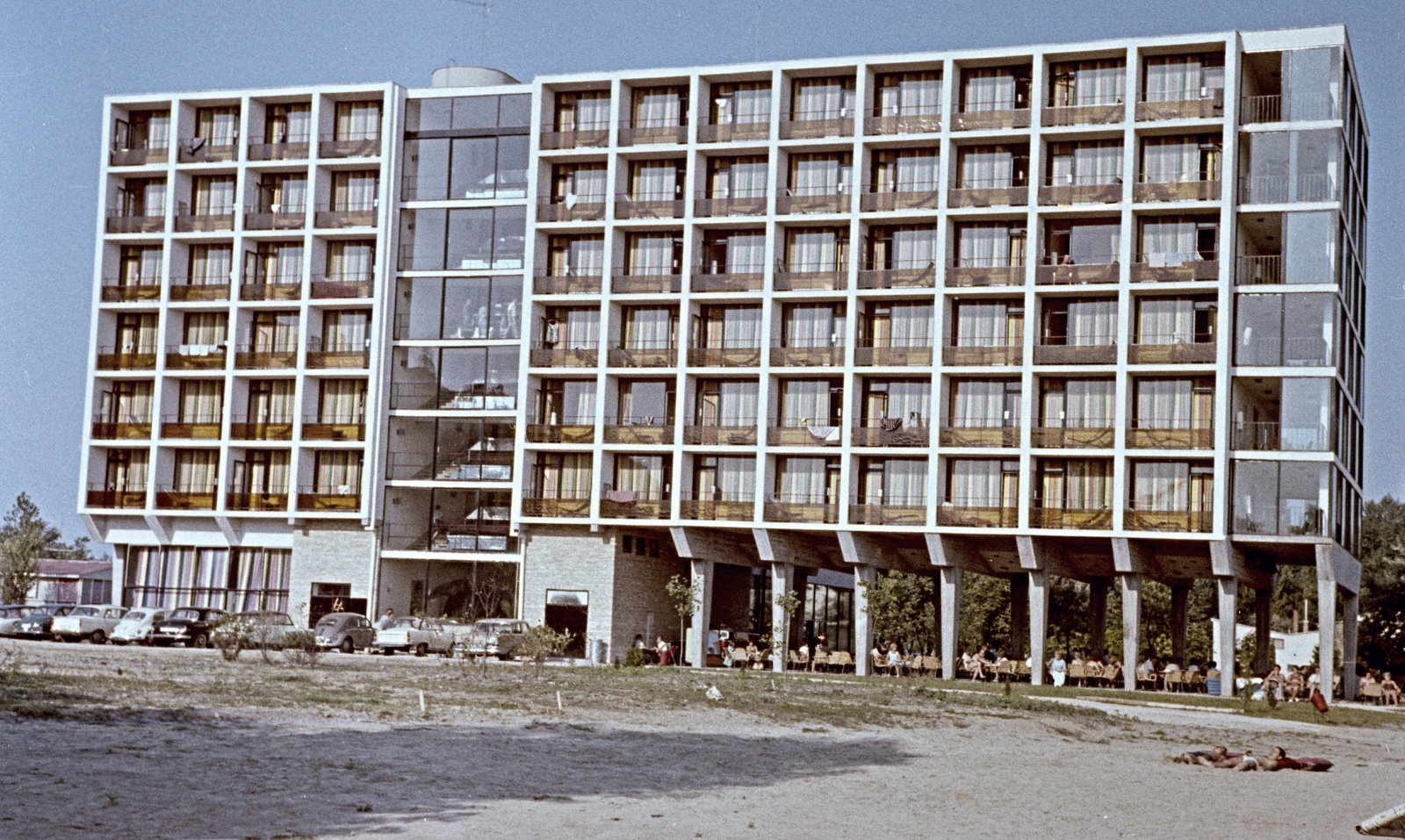 Hungary,Lake Balaton, Tihany, Rév utca, Hotel Tihany., 1967, Herbály István, colorful, hotel, modern architecture, Fortepan #58947
