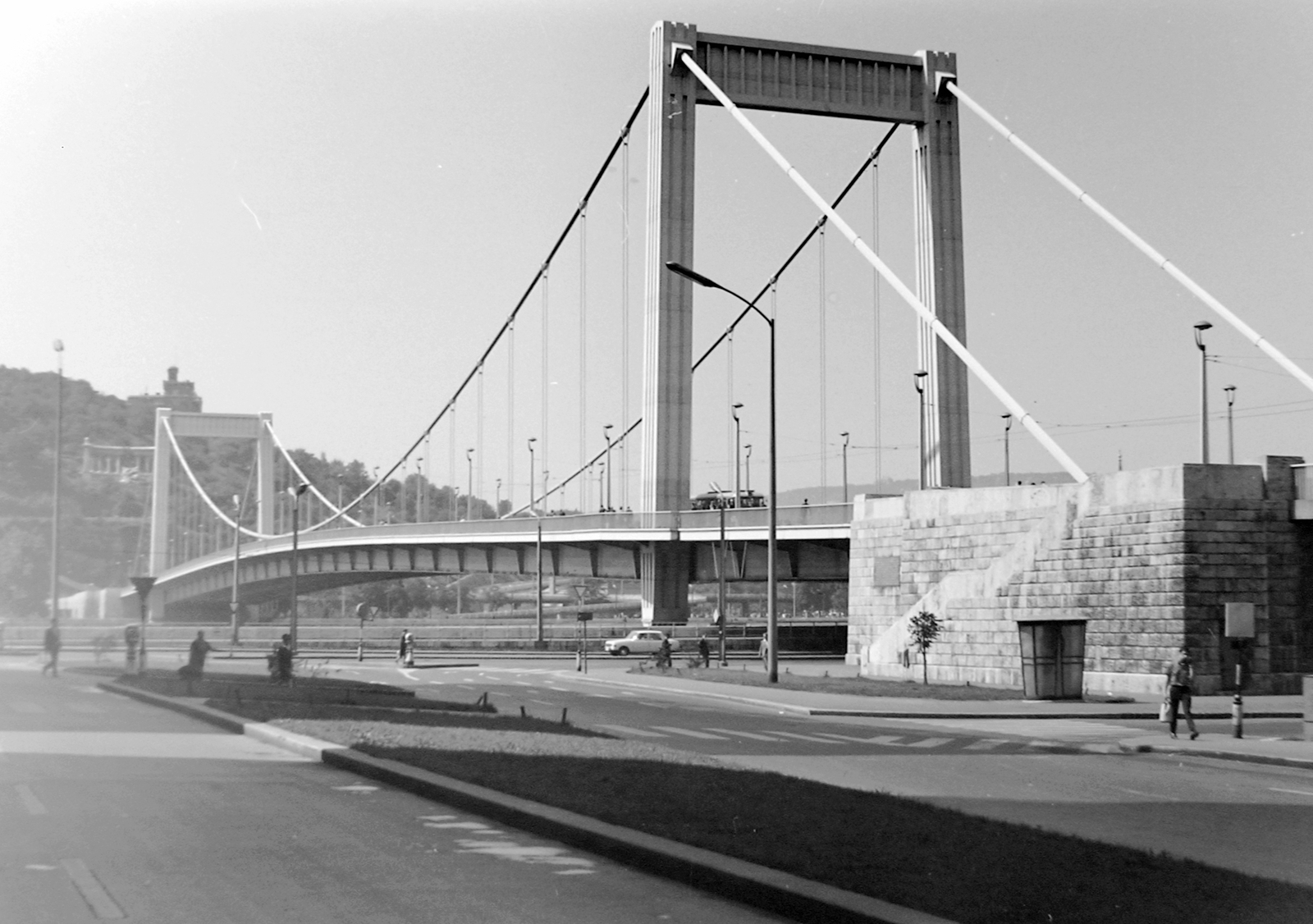Hungary, Budapest V., Erzsébet híd., 1969, Fortepan, street view, lamp post, Budapest, Fortepan #5900