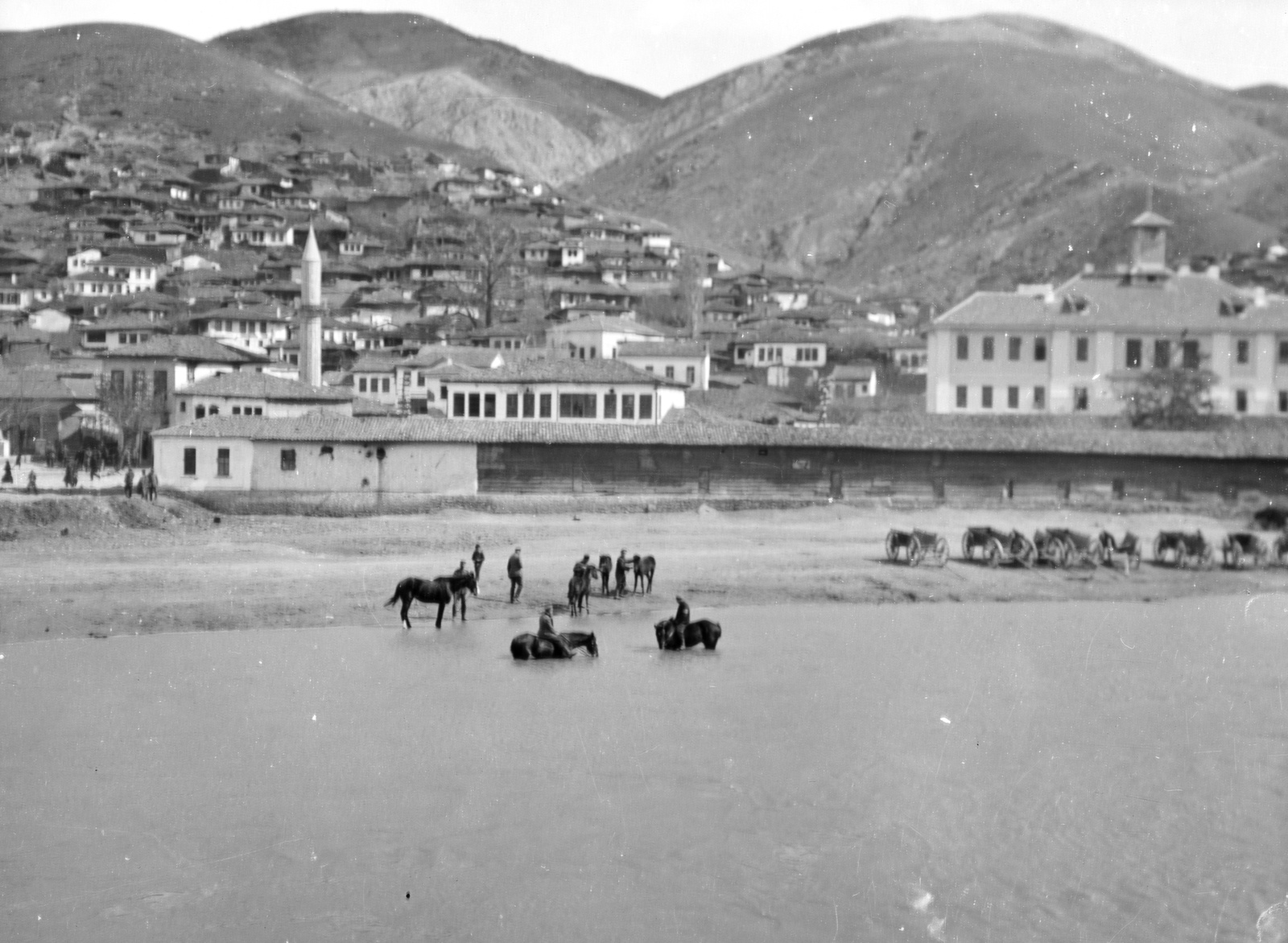 Veles, előtérben a Vardar folyó., 1915, Németh Tamás, Urai Dezső, First World War, shore, horse, toddler bathing, Fortepan #59177