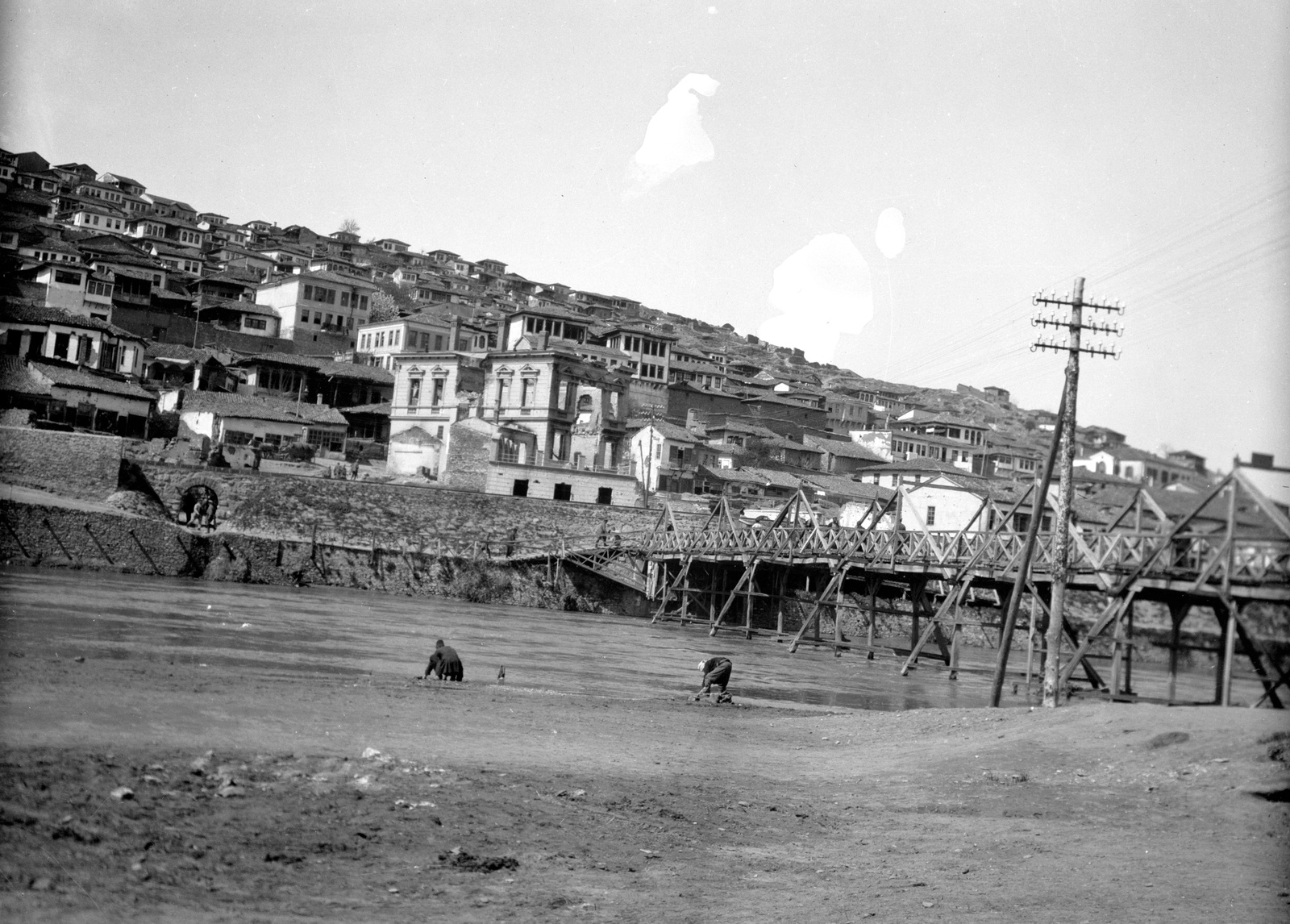 Veles, előtérben a Vardar folyó., 1915, Németh Tamás, Urai Dezső, bridge, power line, Fortepan #59273