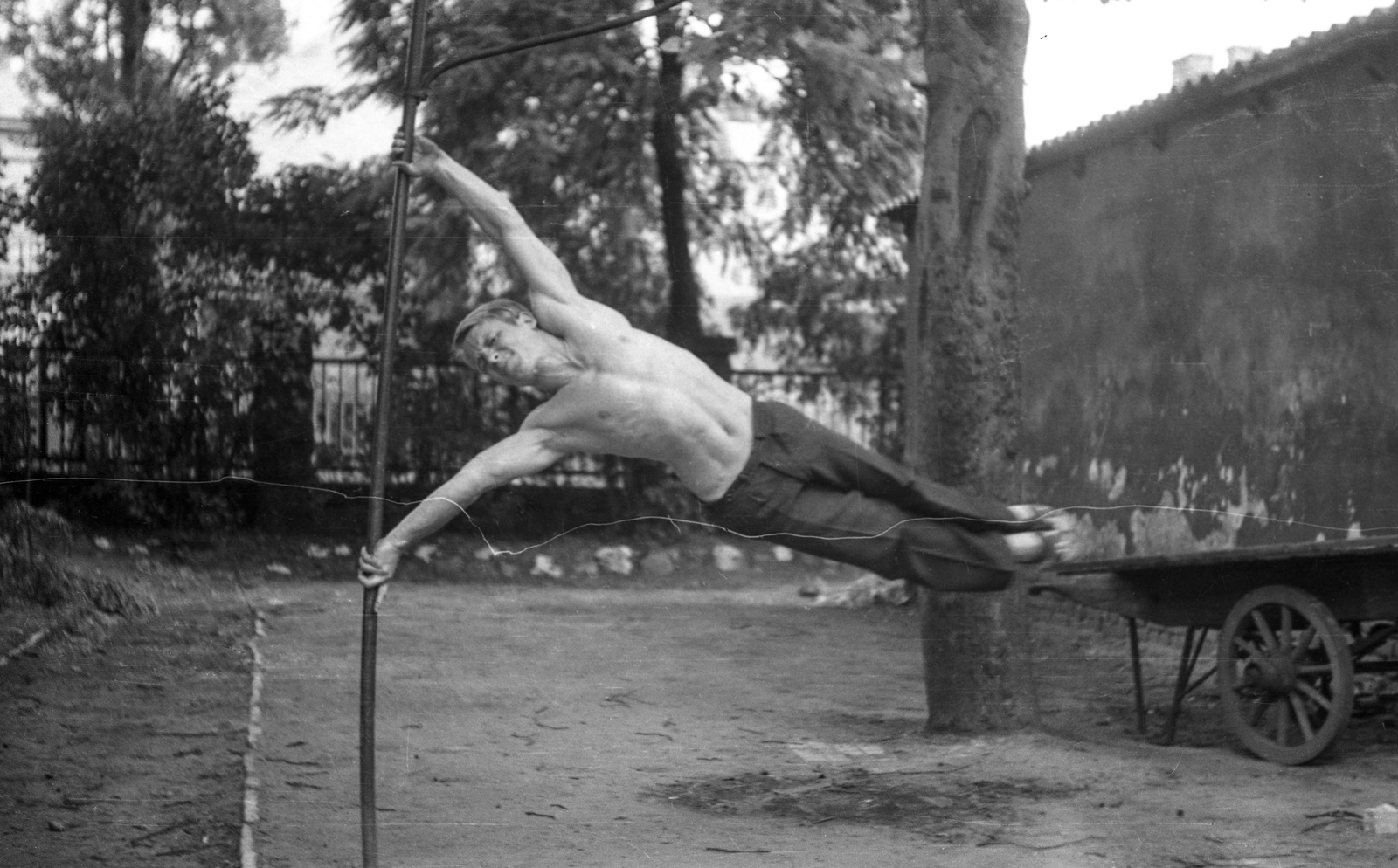 Hungary, Budapest XIV., Hermina (Május 1.) út 45. Állami Szociális Otthon (később Mozgássérült Emberek Rehabilitációs Központja)., 1967, Braun Antal, exercise, feat, Budapest, Fortepan #59434