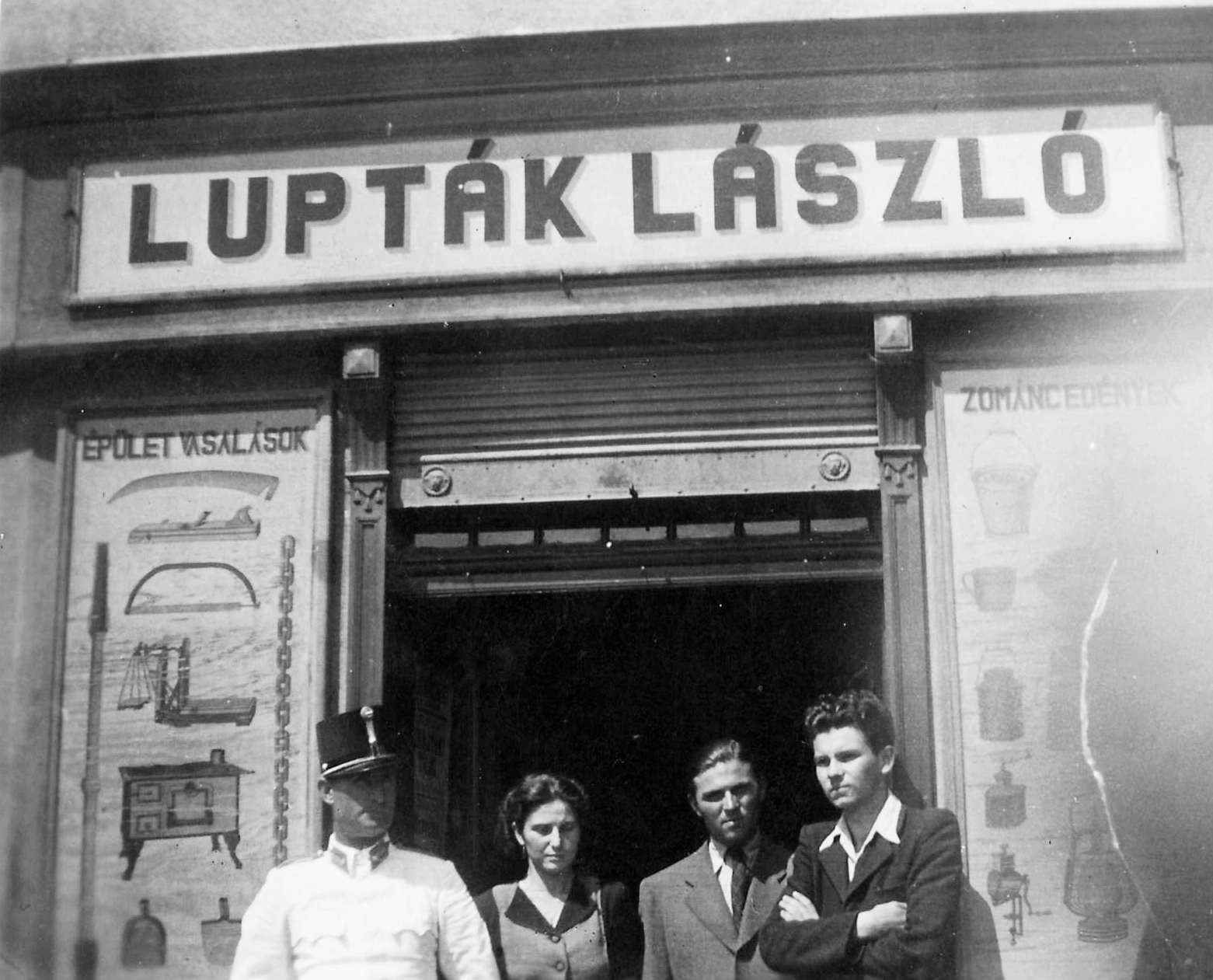 Ukraine,Zakarpattia Oblast, Perechin, Lupták László kereskedése., 1943, Kulin Júlia, shop, sign-board, soldier, store display, Fortepan #59540