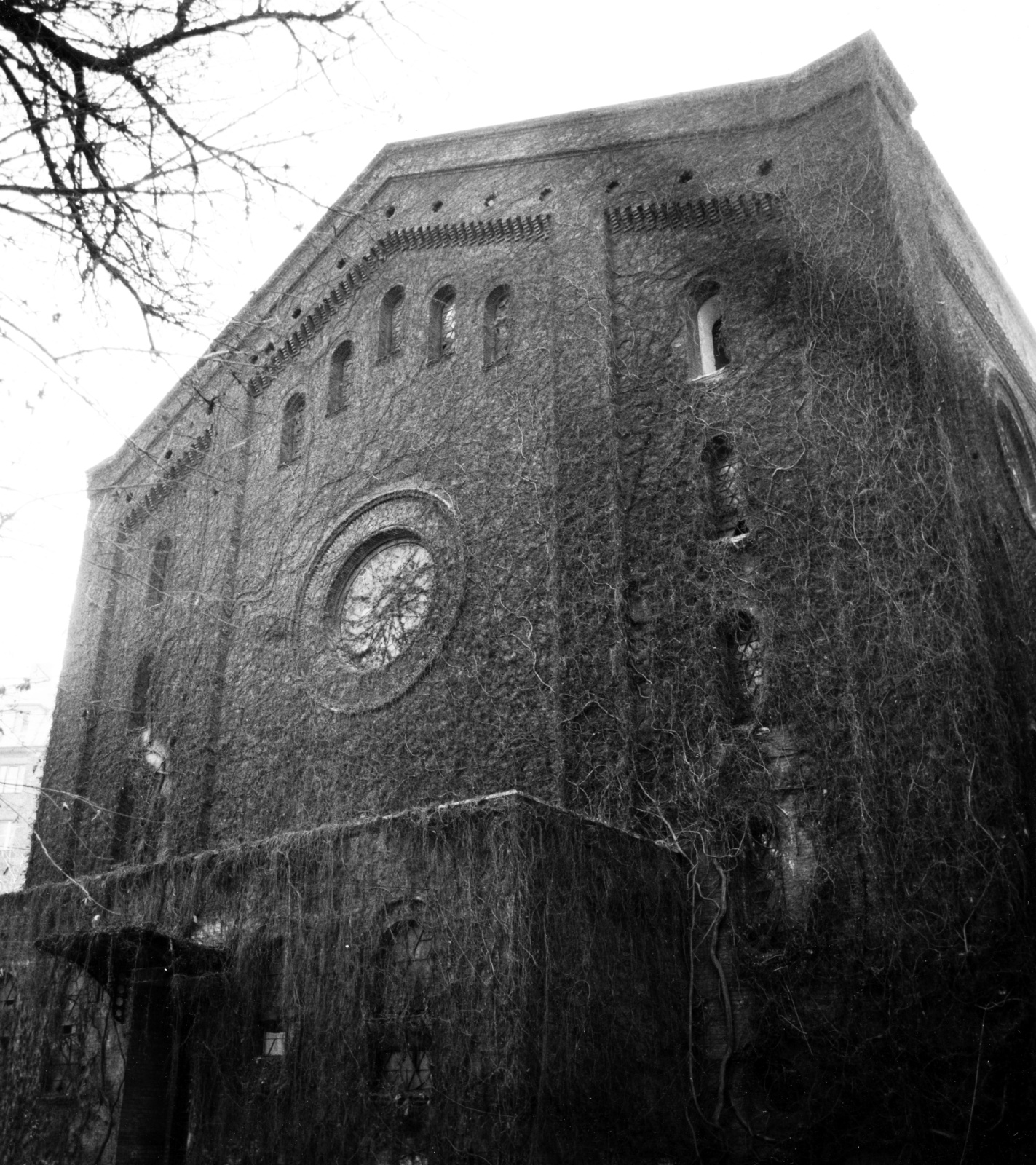 Hungary, Budapest VII., a Dohány utcai zsinagóga hátsó homlokzata., 1967, Fortepan, judaism, Budapest, Moorish architecture, Ludwig Förster-design, Fortepan #59564