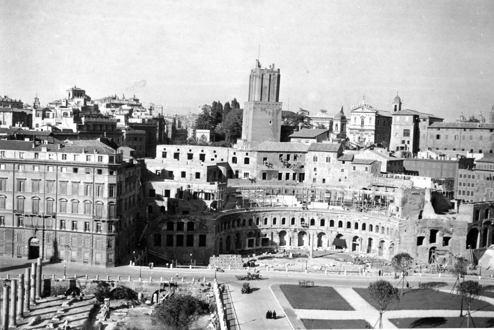 Italy, Rome, a Traianus fórum felett, a Quirinalis-dombon, Róma legrégebbi lakótornya Torre delle Milizie., 1928, Roberto Urban, ancient culture, Fortepan #59625