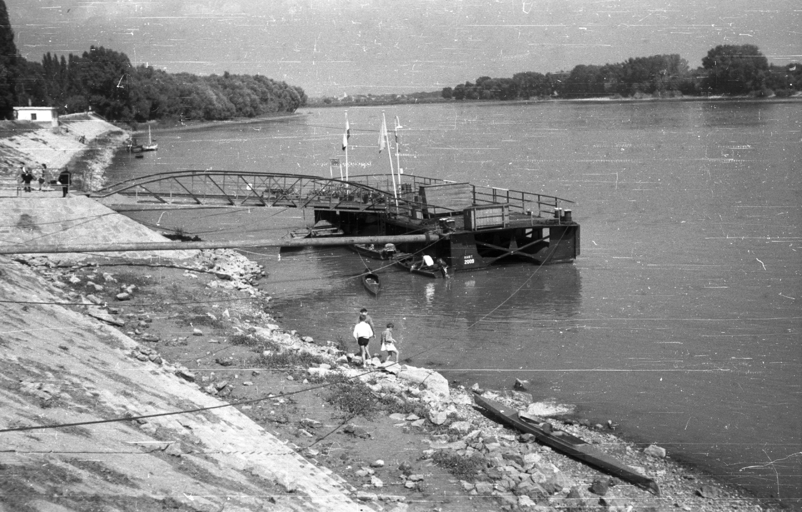 Hungary, Szentendre, Duna korzó (Somogyi-Bacsó part), hajóállomás., 1968, Tóth Lajos, shore, Fortepan #59699