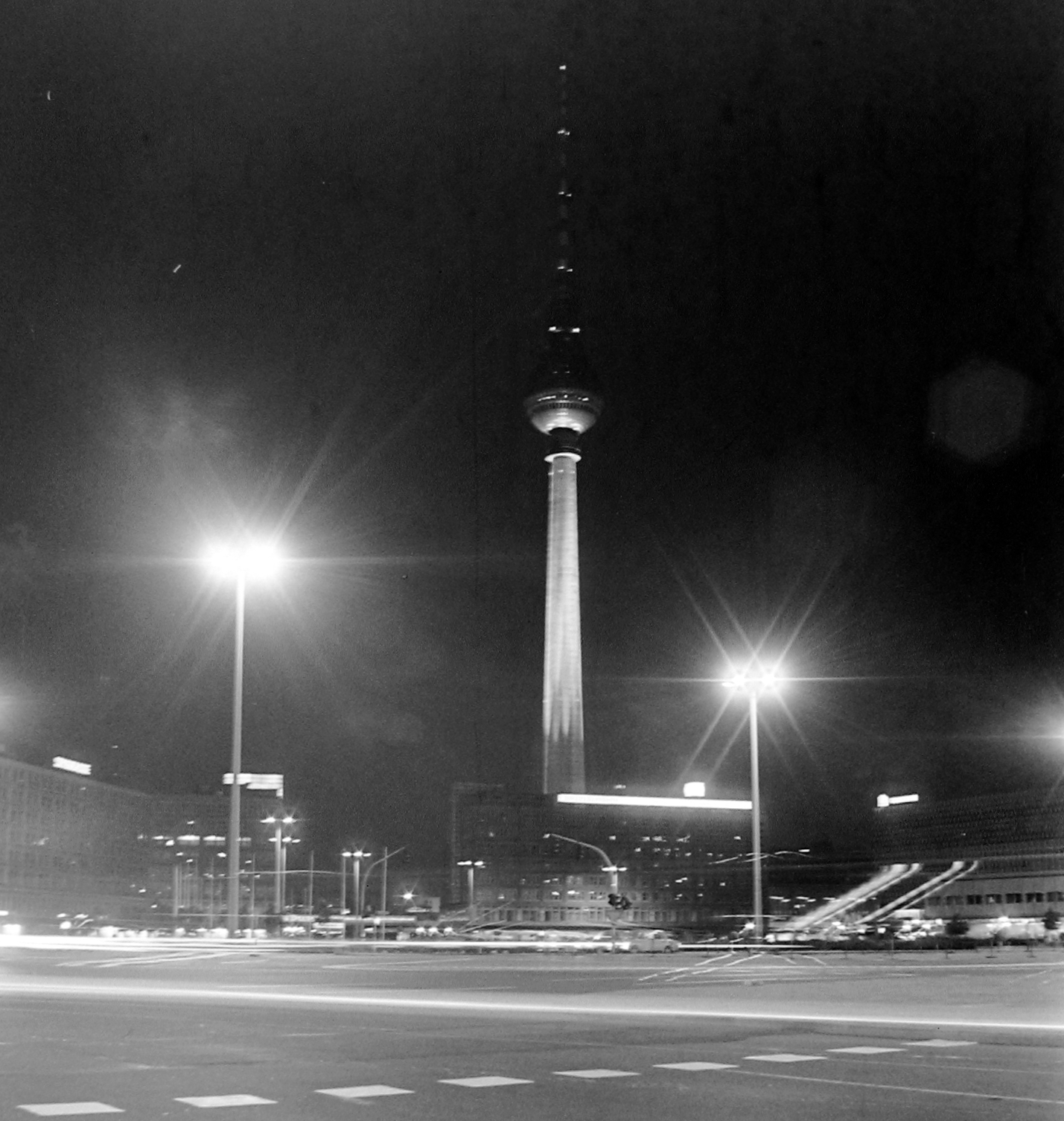 Germany, Berlin, Kelet-Berlin, TV torony., 1974, Fortepan, TV tower, night, GDR, East-Berlin, Hermann Henselmann-design, Fortepan #5972