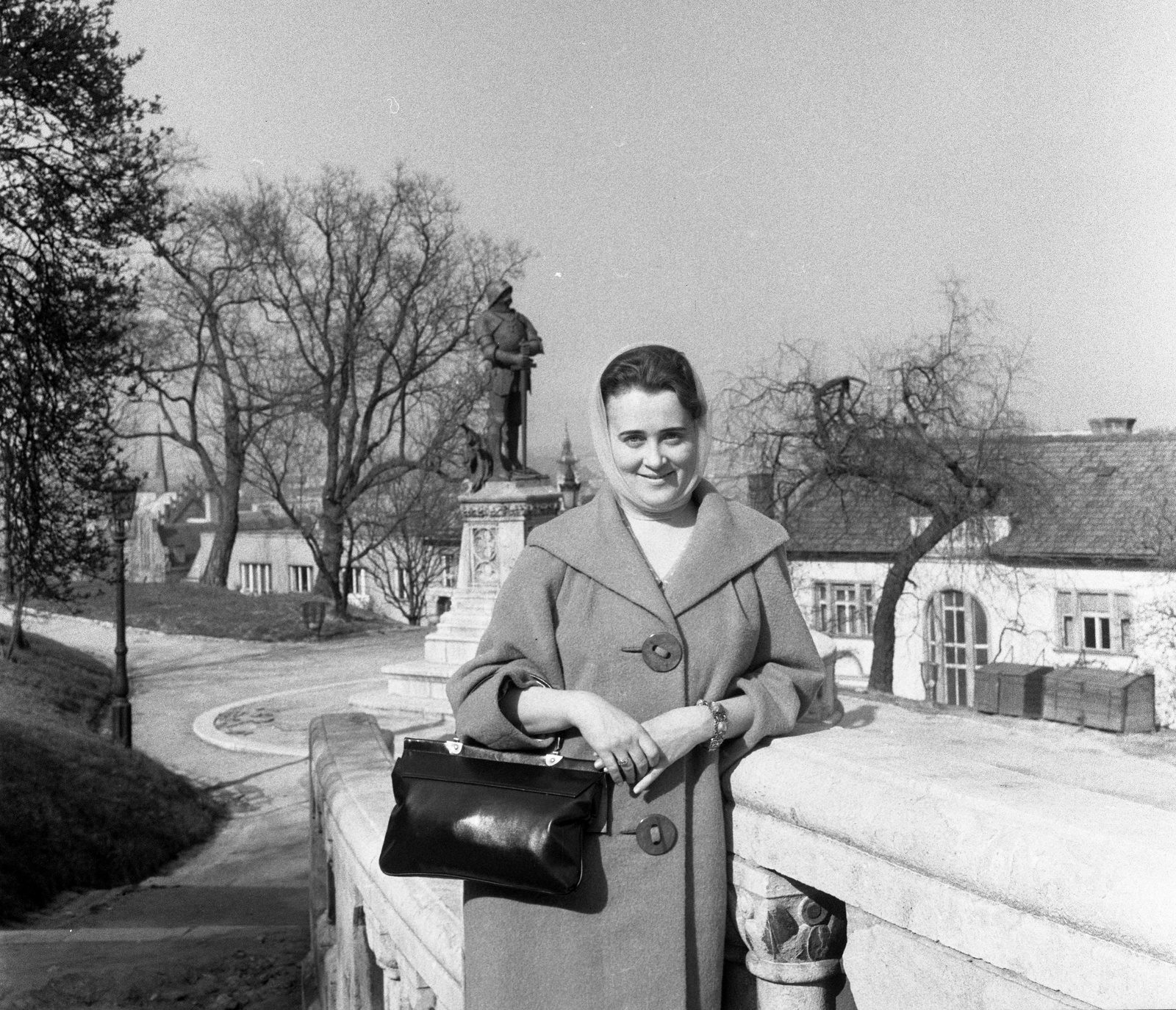 Hungary, Budapest I., Hunyadi János úti hajtűkanyar a Halászbástya alatt és a Hunyadi szobor., 1965, Nagy Gyula, Budapest, János Hunyadi-portrayal, Fortepan #59831