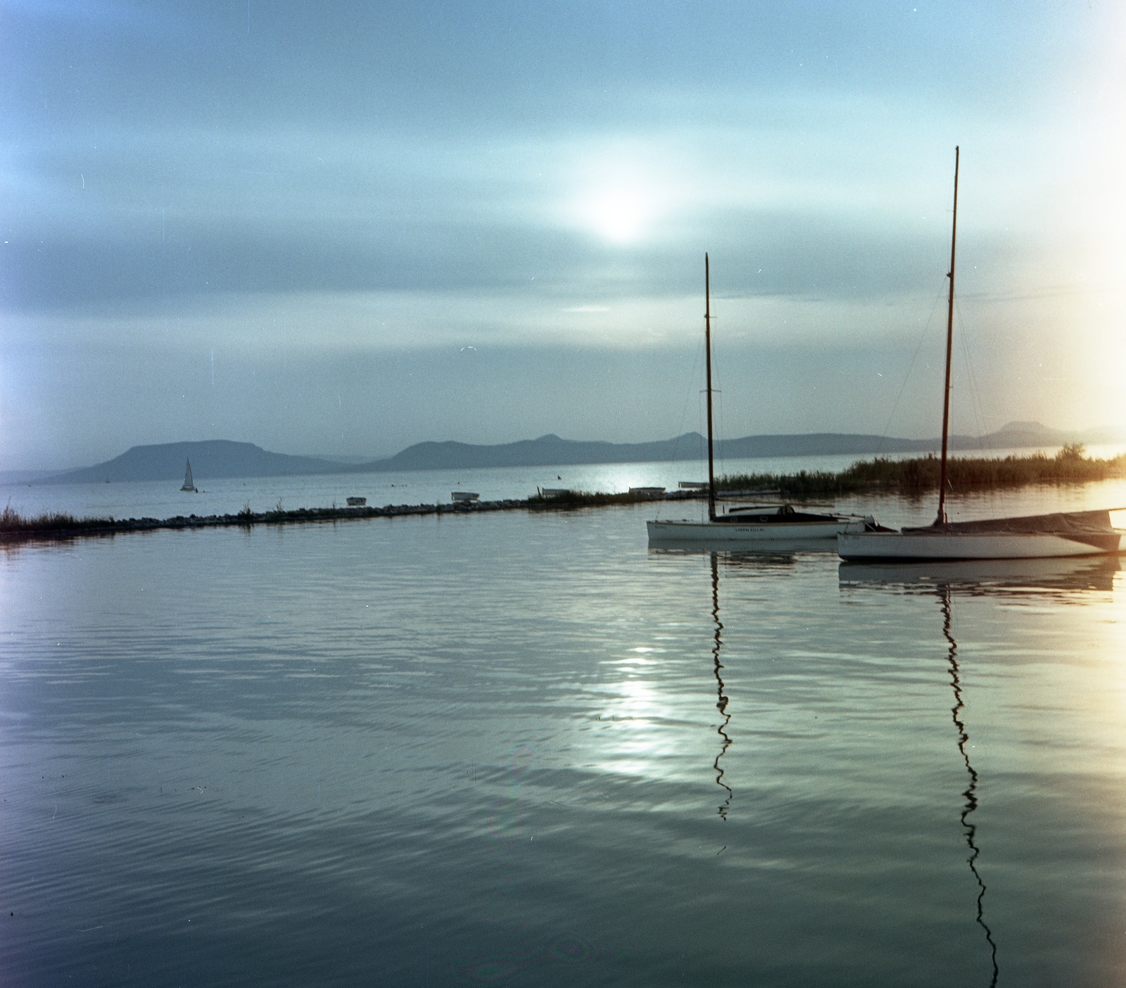 Hungary, Balatonlelle, kikötő., 1965, Nagy Gyula, sailboat, colorful, dusk, Fortepan #59835