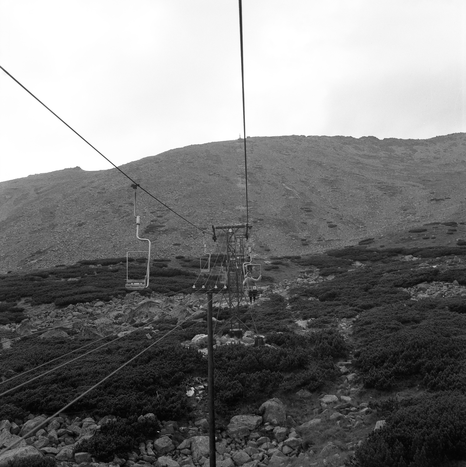 Slovakia, Vysoké Tatry, felvonó a Lomnici-nyeregre., 1965, Nagy Gyula, Czechoslovakia, cableway, Tatra Mountains, Fortepan #59848