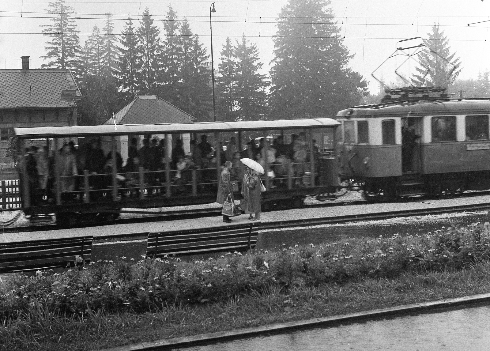 Slovakia, Tatranská Lomnicá,Vysoké Tatry, a Tátrai Villamos Vasút (TEŽ) állomása., 1965, Nagy Gyula, Czechoslovakia, train station, Tatra Mountains, Fortepan #59914