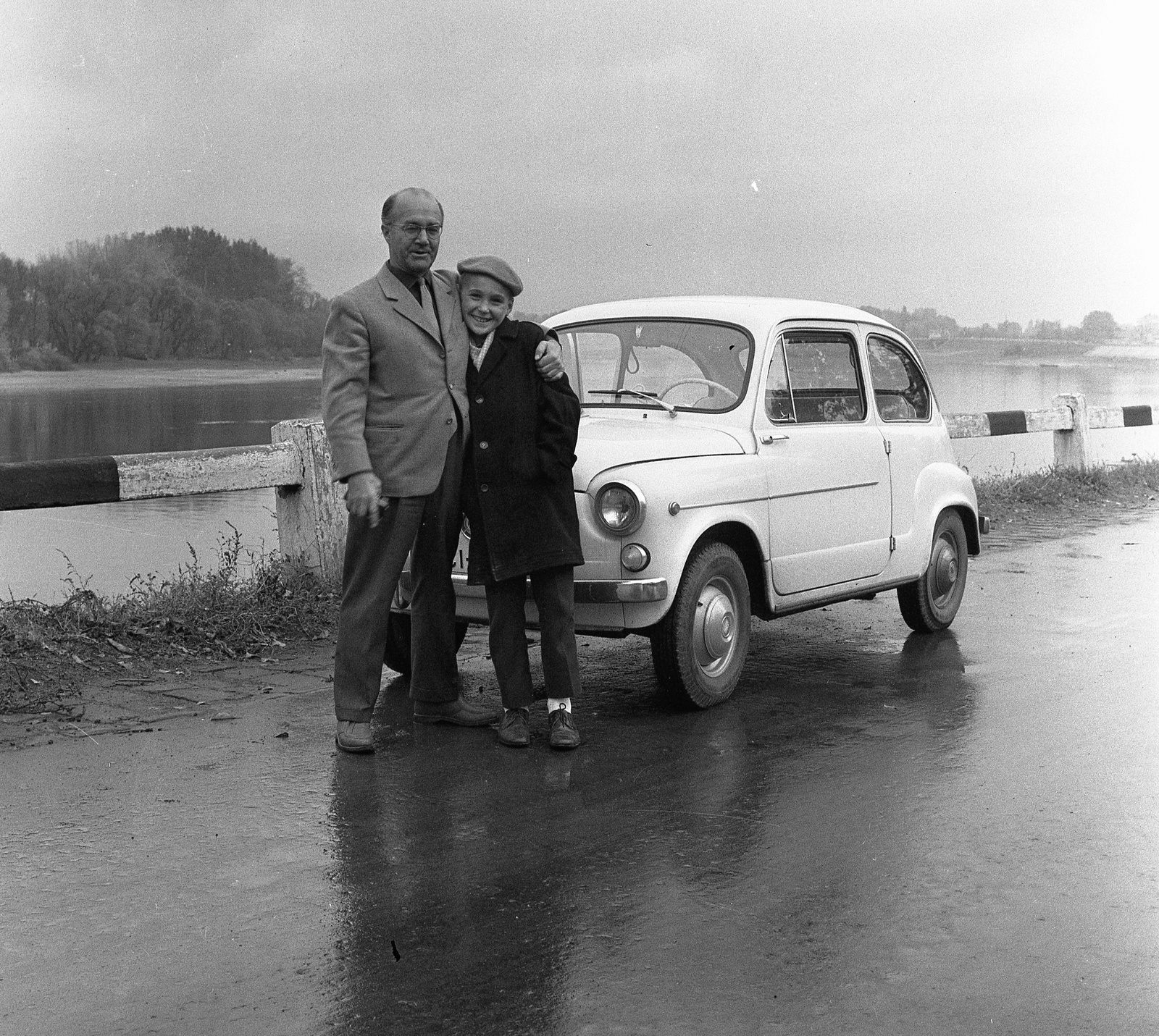 Hungary, Szentendre, Duna korzó (Somogyi-Bacsó part) a szigetmonostori rév közelében. Jobb oldalon a háttérben a Bükkös-patak feletti híd látható., 1965, Nagy Gyula, Fortepan #59940