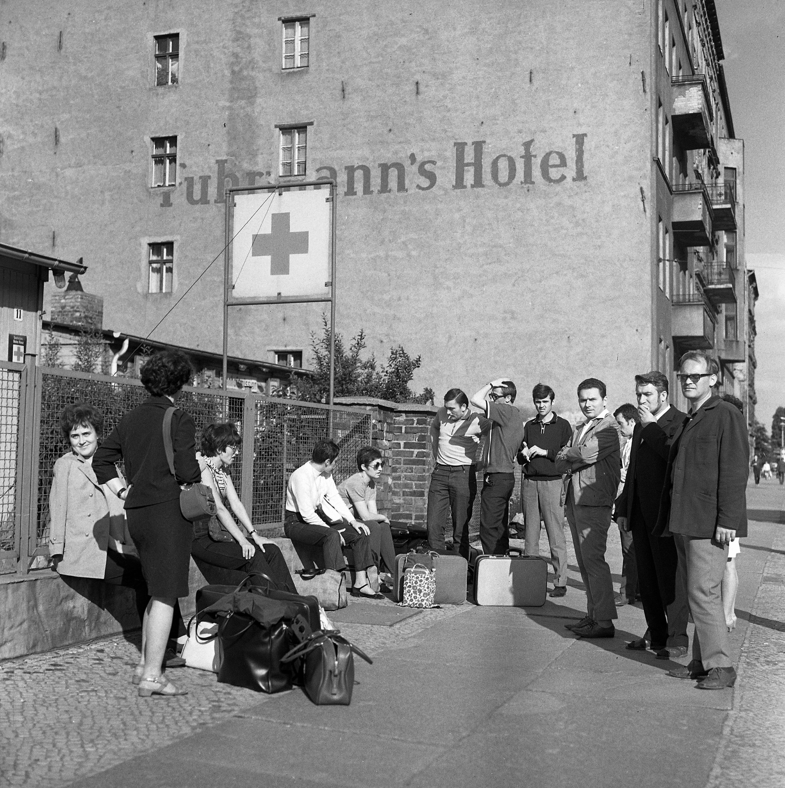Germany, Berlin, Erich Steinfurth Strasse 11., 1970, Nagy Gyula, tableau, GDR, East-Berlin, hotel, Fortepan #59986