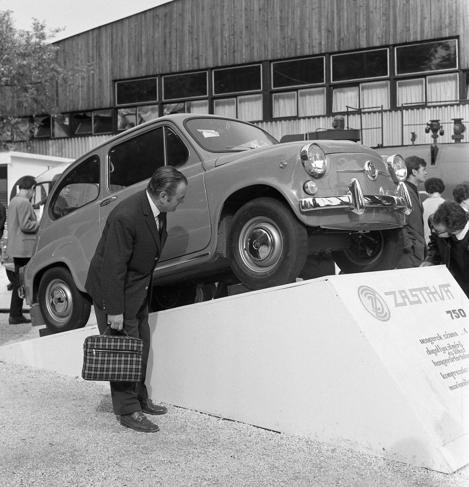 Magyarország, Városliget,Budapesti Nemzetközi Vásár, Budapest XIV., Zastava 750 típusú személygépkocsi., 1970, Nagy Gyula, Zastava-márka, kiállítás, Zastava 750, Budapest, Fortepan #59987