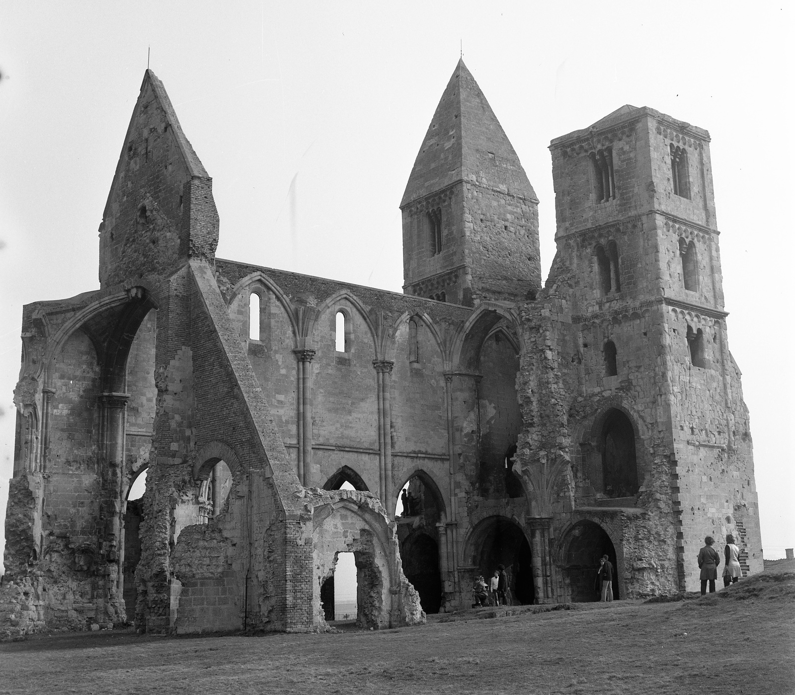 Hungary, Zsámbék, a premontrei templom romjai., 1970, Nagy Gyula, church, ruins, Catholic Church, Romanesque Architecture, Premonstratensians, Fortepan #60045