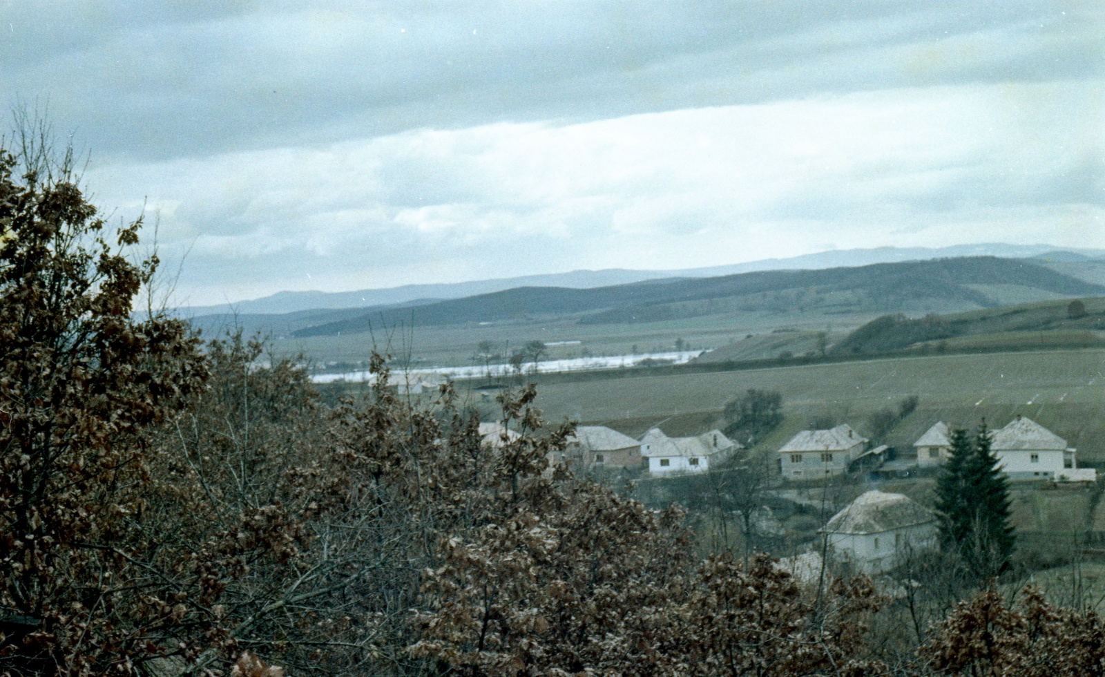 Szlovákia, Poltár, látkép a város felé nézve., 1958, Zsanda Zsolt, Vajszada Károly, Csehszlovákia, színes, tájkép, kilátás, Fortepan #60209