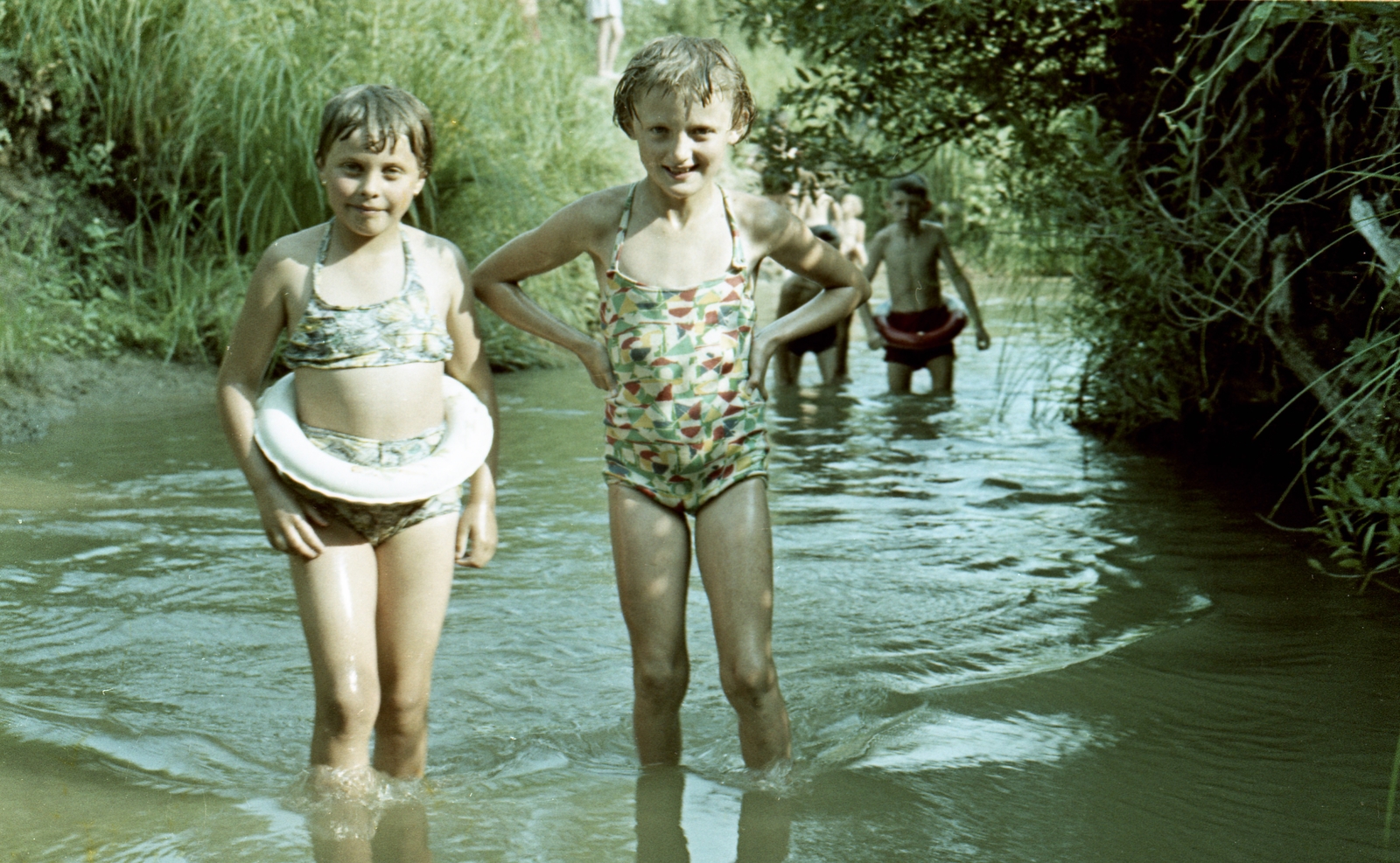 Slovakia, Poltár, az Ipoly a falu közelében., 1960, Zsanda Zsolt, Vajszada Károly, Czechoslovakia, colorful, bathing, swim belt, Fortepan #60257