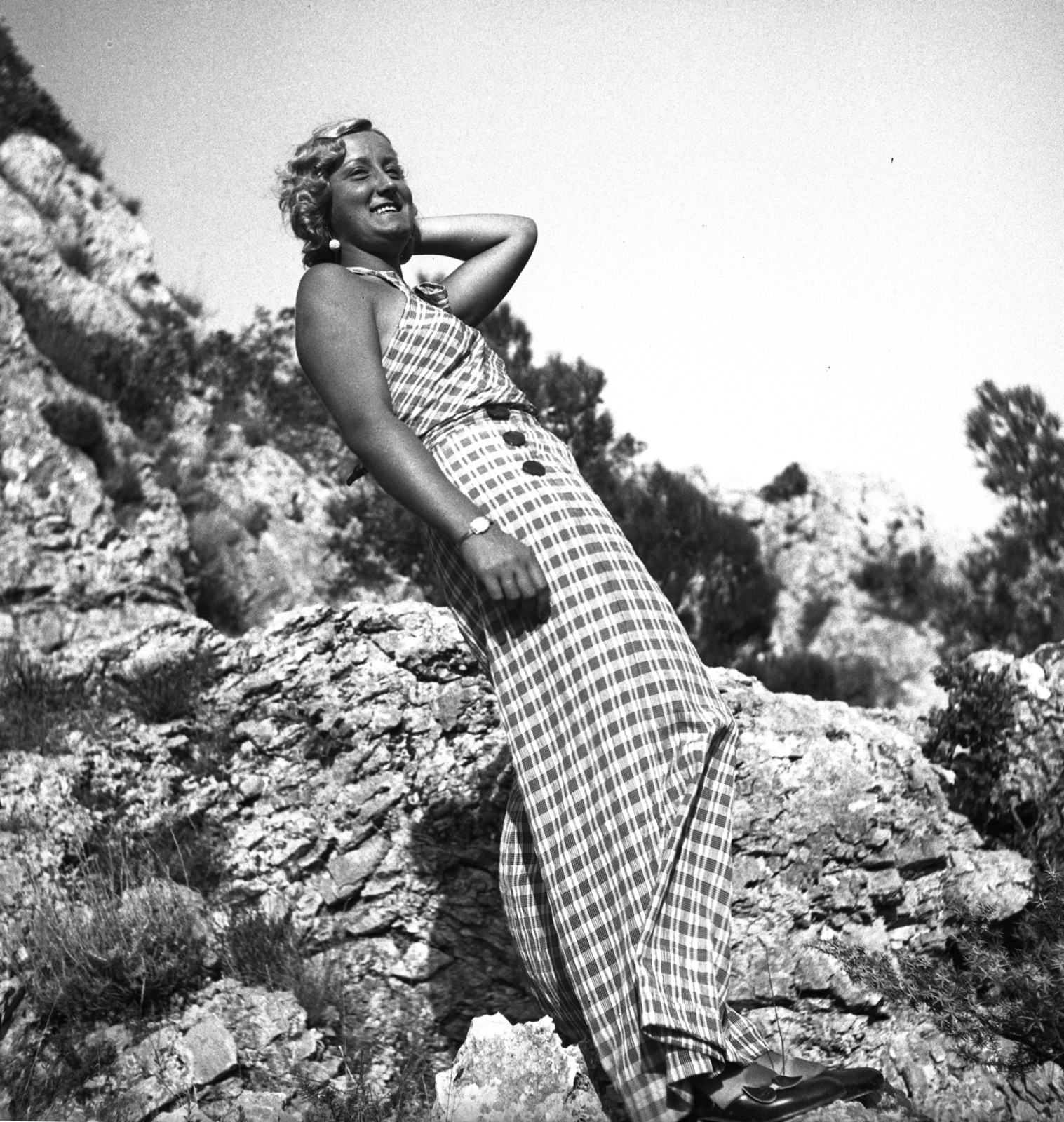 1938, Szerdahelyi Márk, portrait, fashion, smile, wrist watch, summer, rock, lady, summer dresses, Fortepan #60370