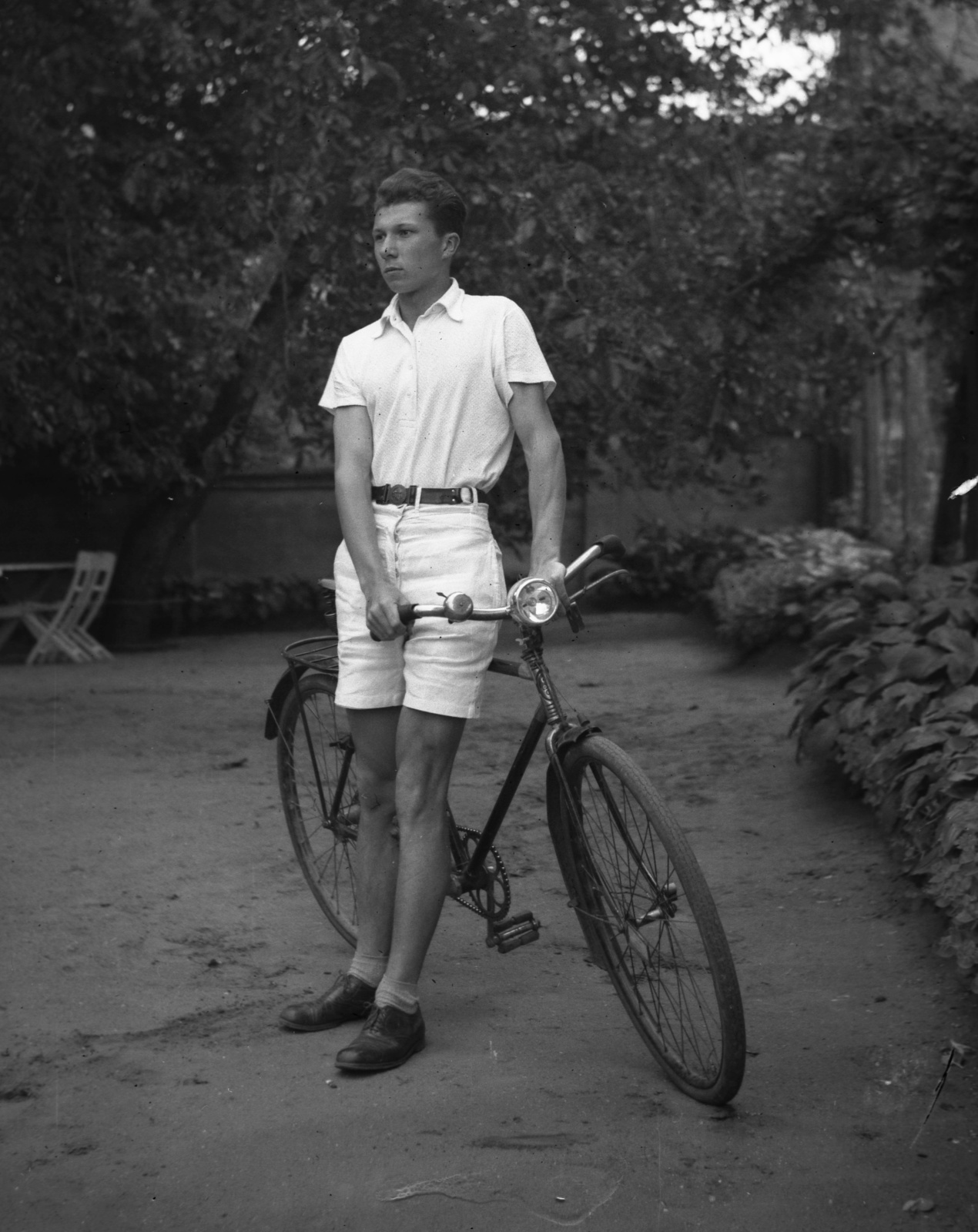 1942, Zsanda Zsolt, bicycle, shorts, Fortepan #60391