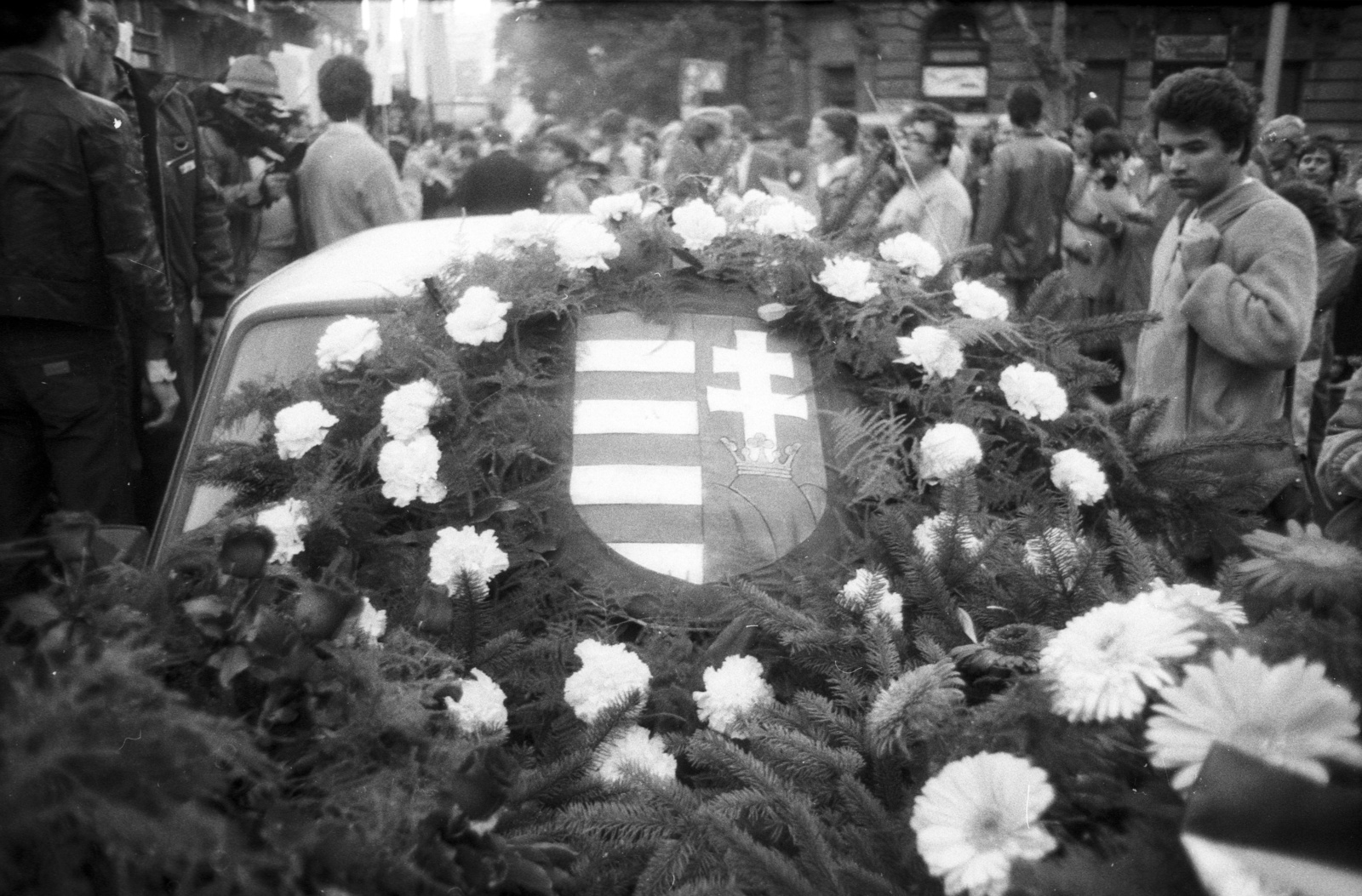 Hungary, Budapest V., a Báthory utca és a Hold (Rosenberg házaspár) utca kereszteződésénél található tér a Batthyány örökmécsesnél., 1988, Philipp Tibor, Budapest, regime change, Fortepan #60426