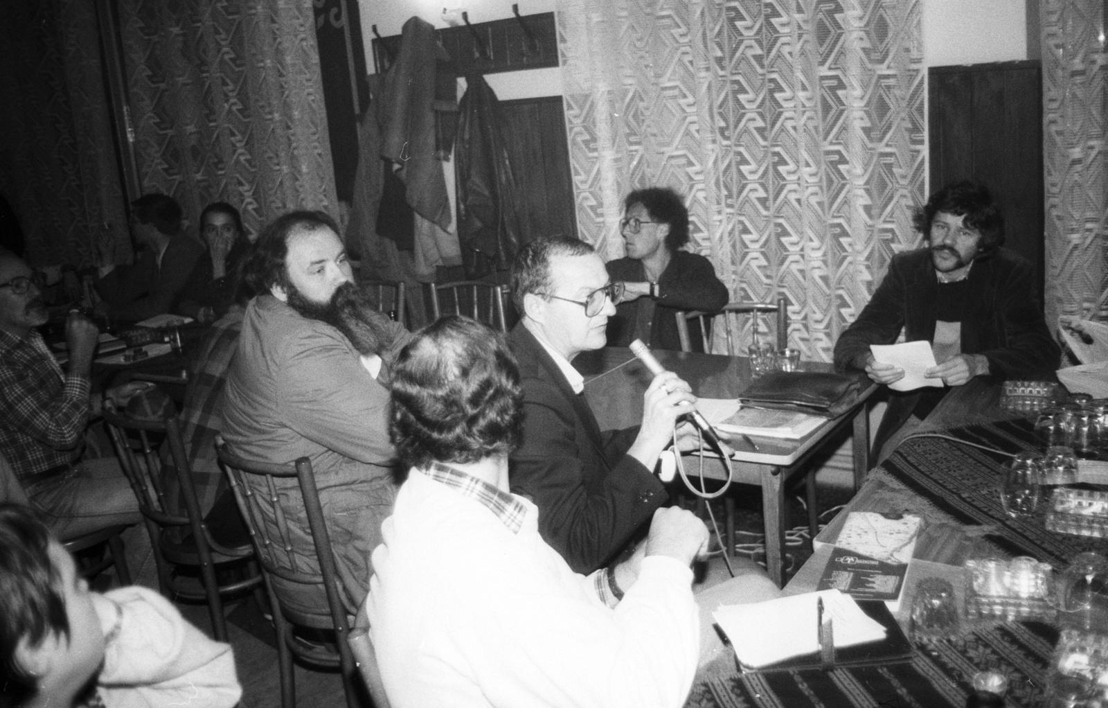 Hungary, világos zakóban Iványi Gábor lelkész, vele szemben Kenedi János., 1988, Philipp Tibor, regime change, Fortepan #60427