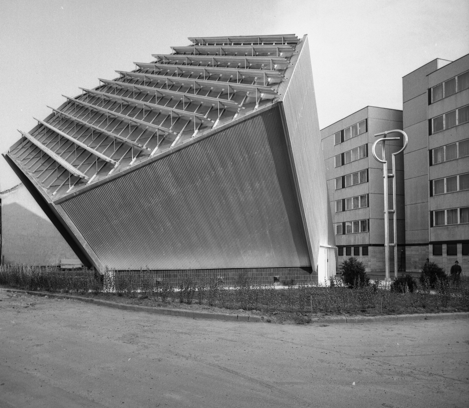 Hungary, Budapest XI., Ildikó tér, református templom., 1981, Gárdos György, church, blocks, modern architecture, yoke, Budapest, public art, István Szabó-design, Fortepan #60500