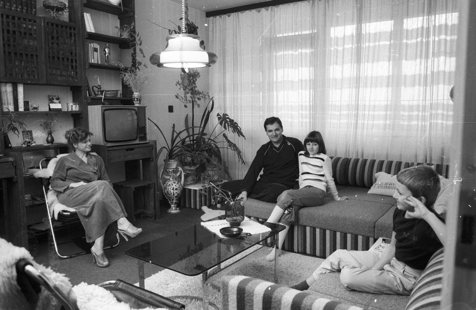 1981, Gárdos György, family, interior, living room, Fortepan #60522