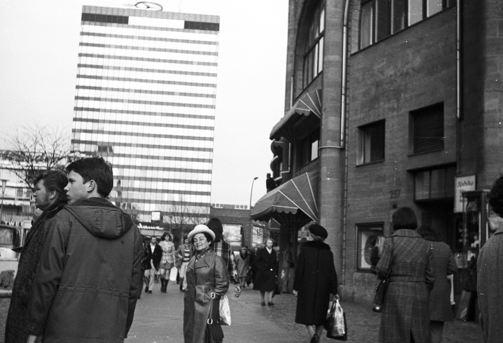 Germany, Berlin, Nyugat-Berlin, Breitscheidplatz, háttérben az Europa Center., 1976, Gárdos György, West Berlin, Fortepan #60536