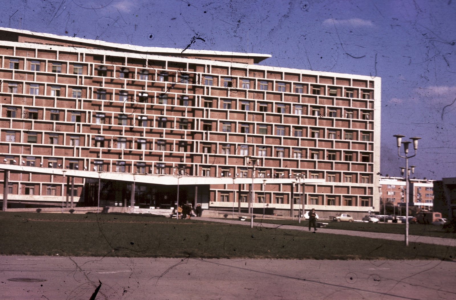 Serbia, Kragujevac, Városháza., 1972, Gárdos György, colorful, lamp post, modern architecture, Fortepan #60545