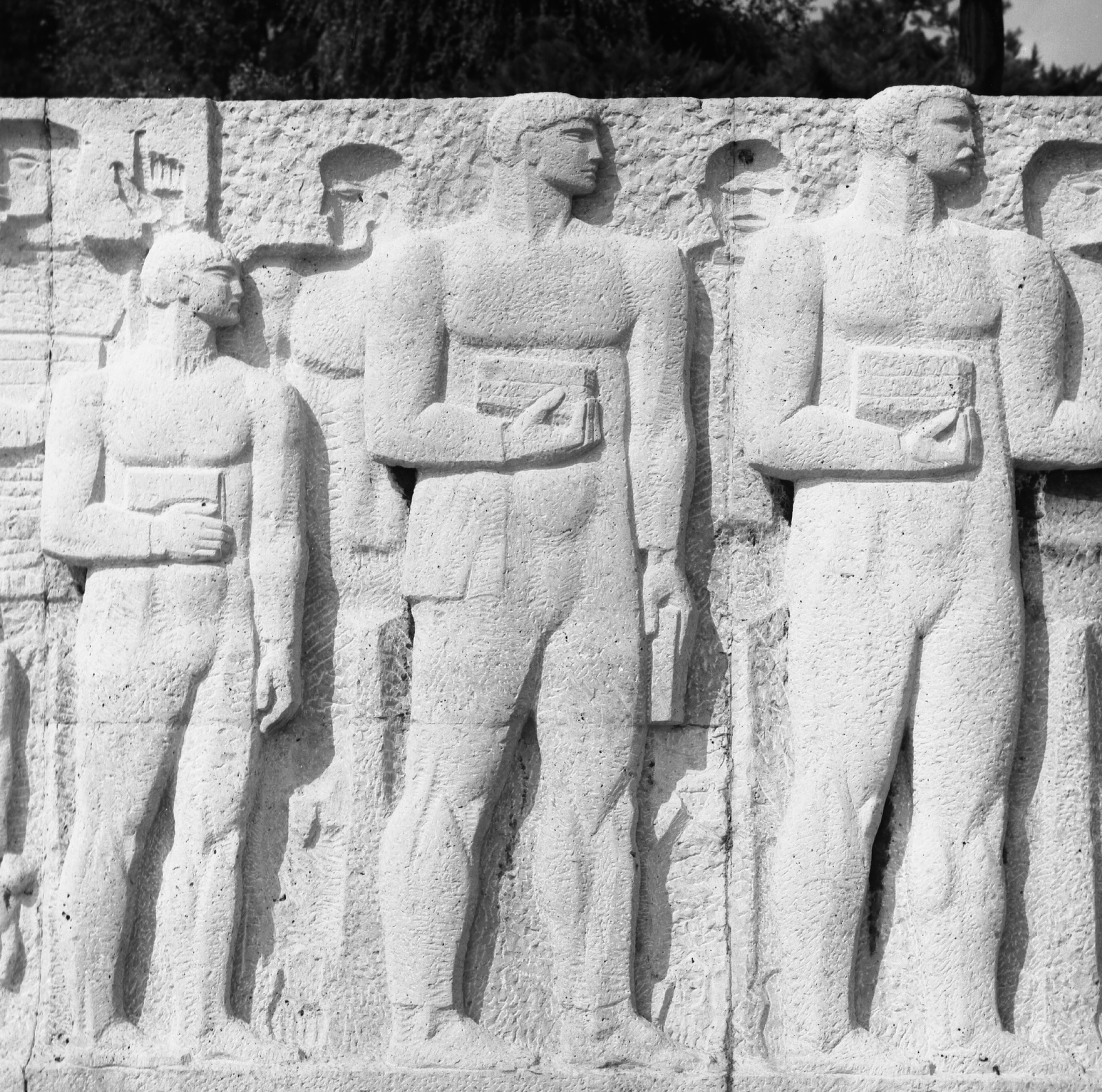 Hungary, Budapest XI., déli lejtő a Citadella alatt, Jubileumi park. Felszabadulás dombormű (Alternatív elnevezés: Múlt és jelen), Kiss István alkotása (1965)., 1972, Gárdos György, Budapest, Fortepan #60570