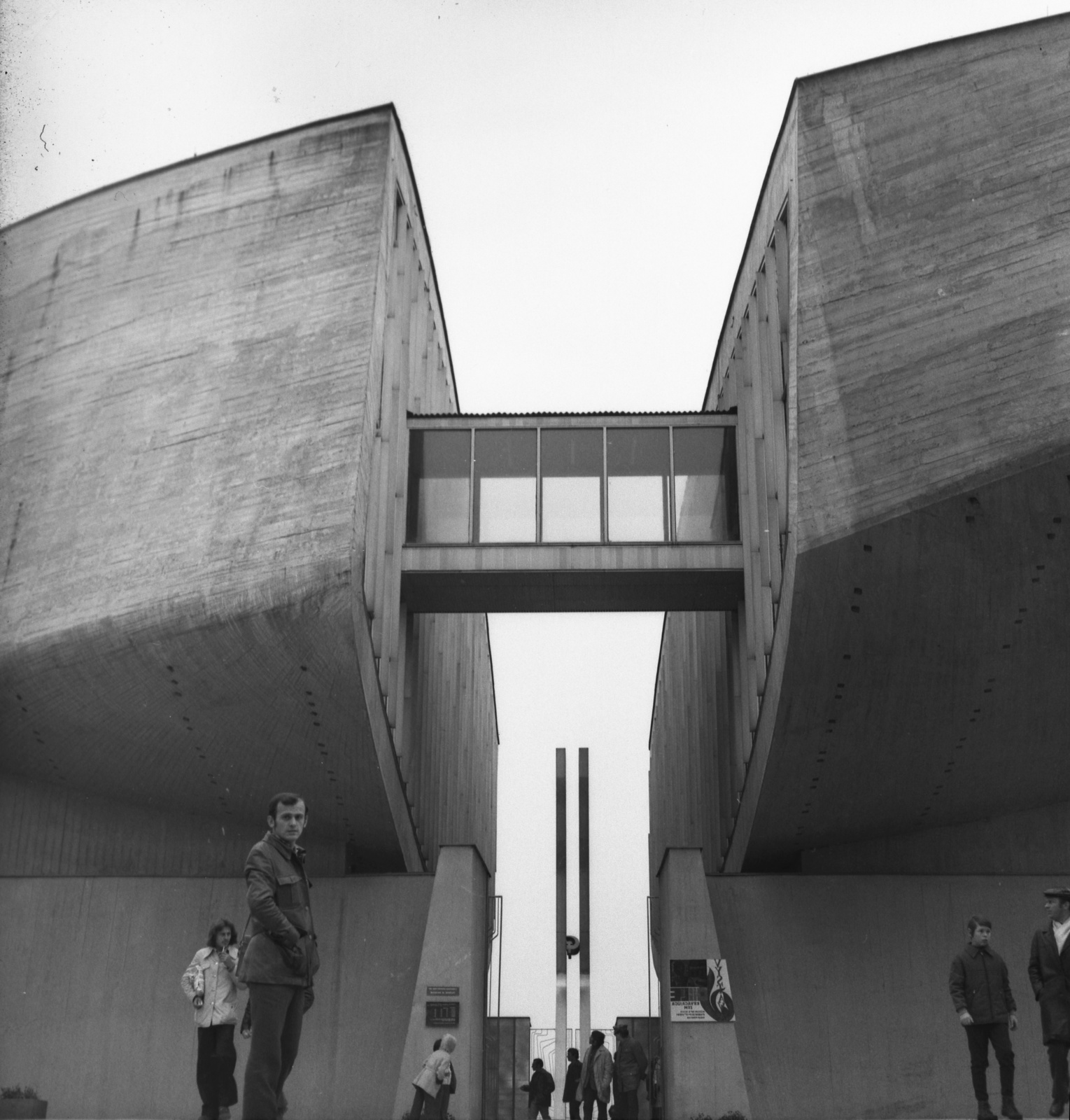 Slovakia, Banská Bystrica, a Szlovák Nemzeti Felkelés múzeuma., 1973, Gárdos György, Czechoslovakia, museum, modern architecture, Dušan Kuzma-design, hammer and sickle, Fortepan #60590
