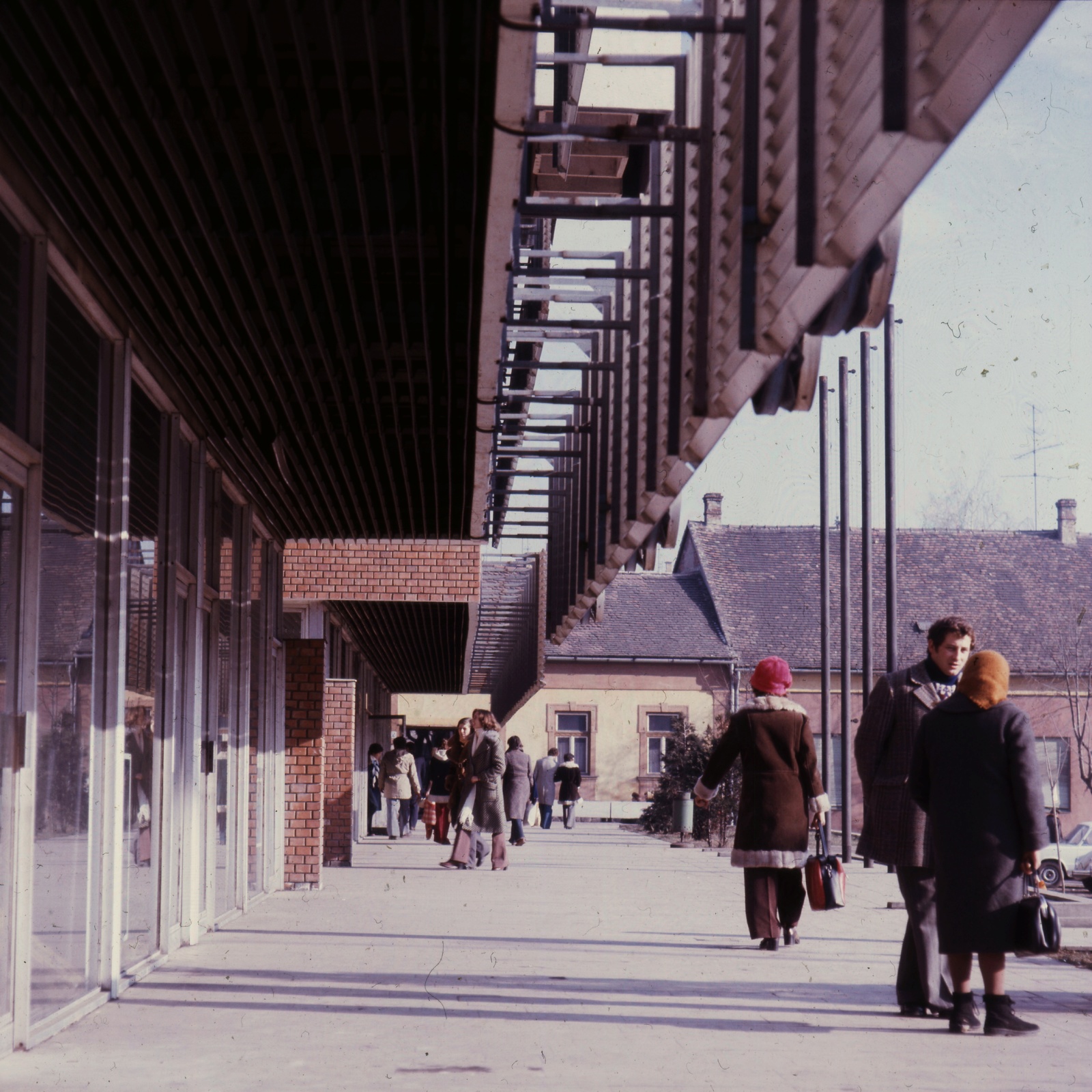 Hungary, Kaposvár, Rippl-Rónai tér, balra a Somogy Áruház., 1979, Gárdos György, colorful, Fortepan #60631