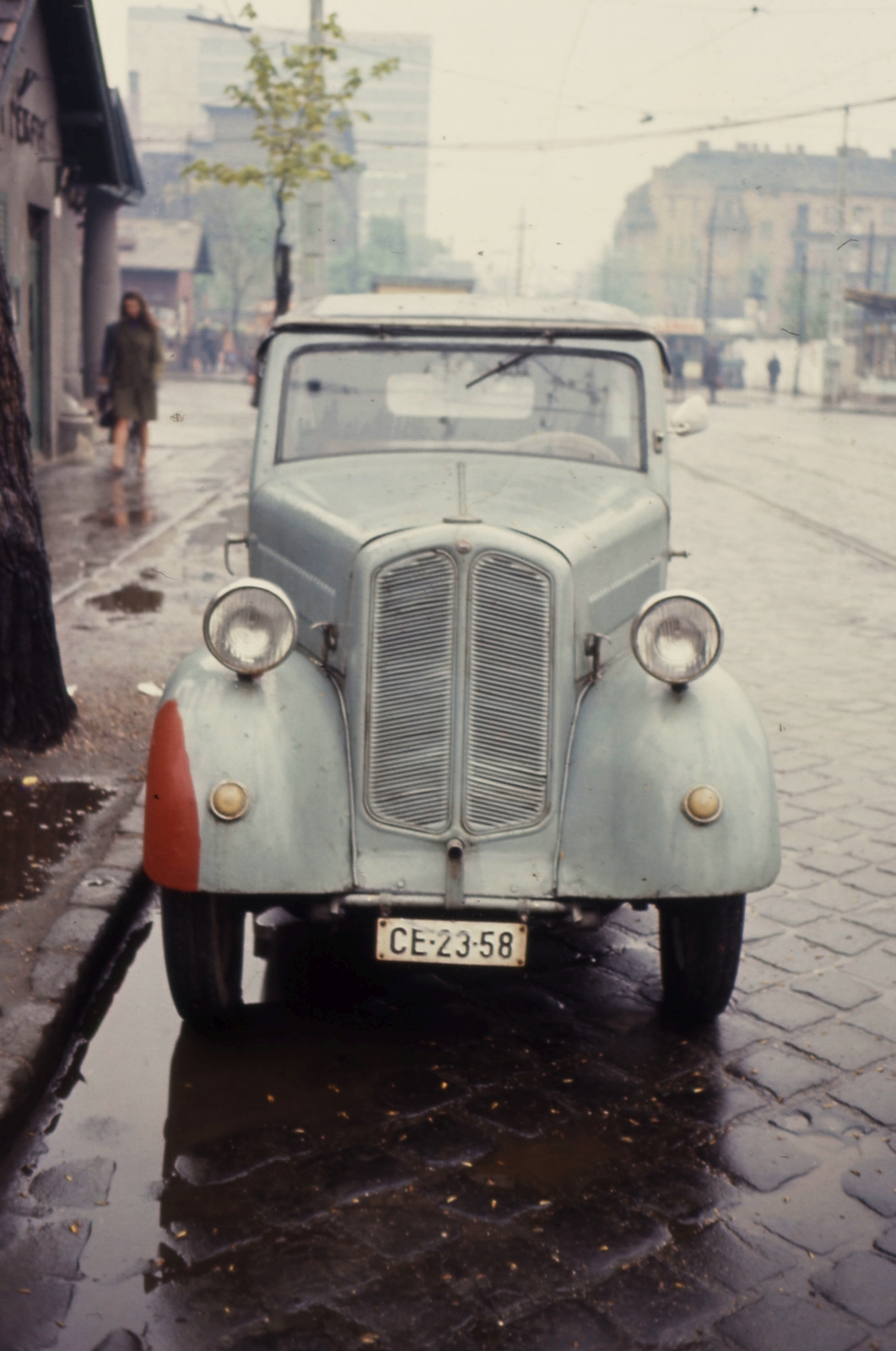 Hungary, Budapest XIV., Erzsébet királyné útja a Vadászkert étteremnél a Mexikói út felé nézve., 1968, Gárdos György, colorful, automobile, number plate, Budapest, Triumph-brand, Triumph Super Seven, Fortepan #60636