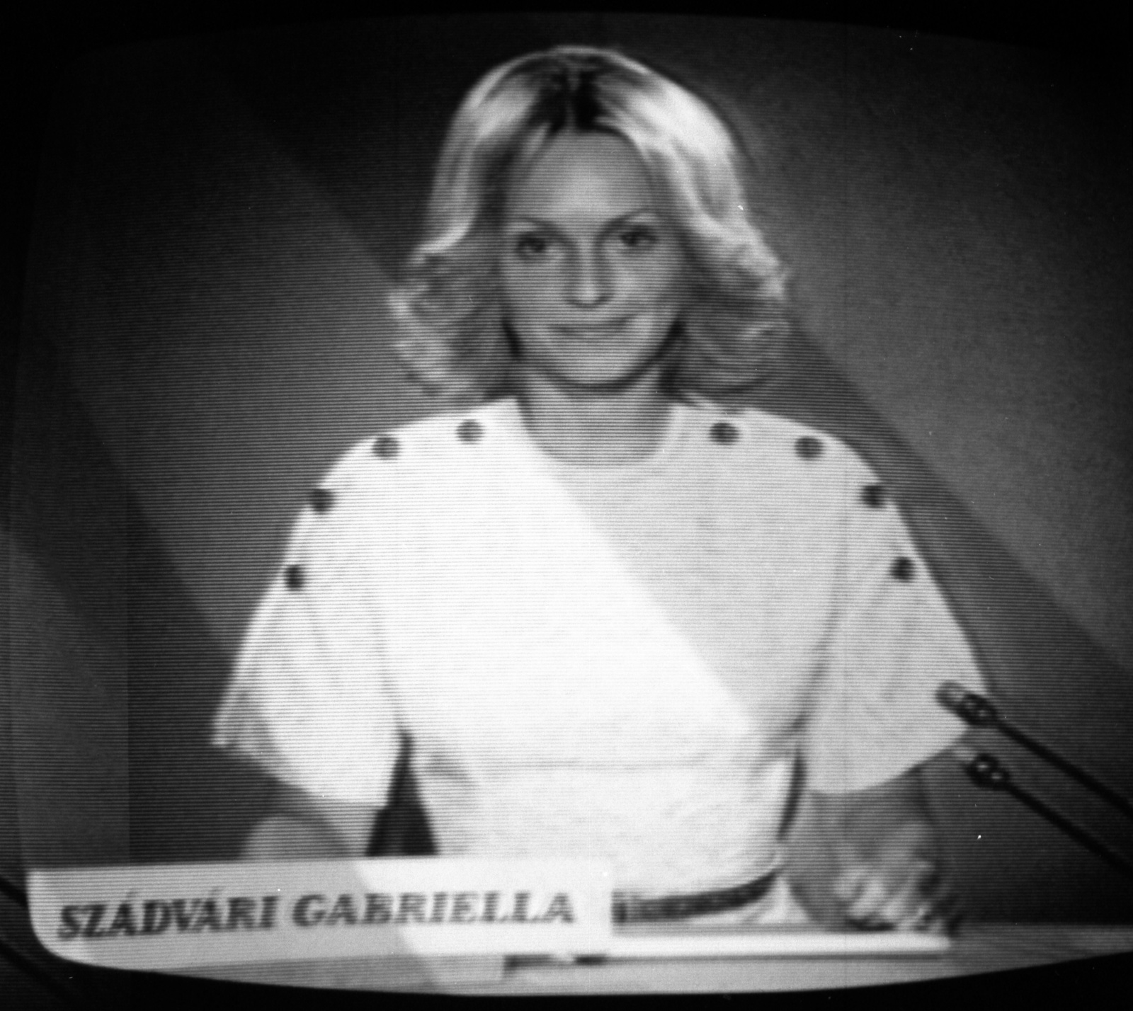 Magyarország, Szádvári Gabriella tévébemondó., 1975, Krantz Károly, televíziózás, bemondó, képernyőfotó, Fortepan #60640