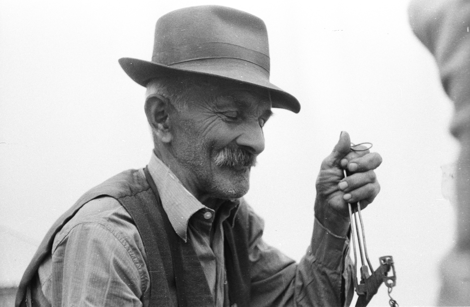 1975, Krantz Károly, portrait, hat, moustache, peasant, scale, Fortepan #60648