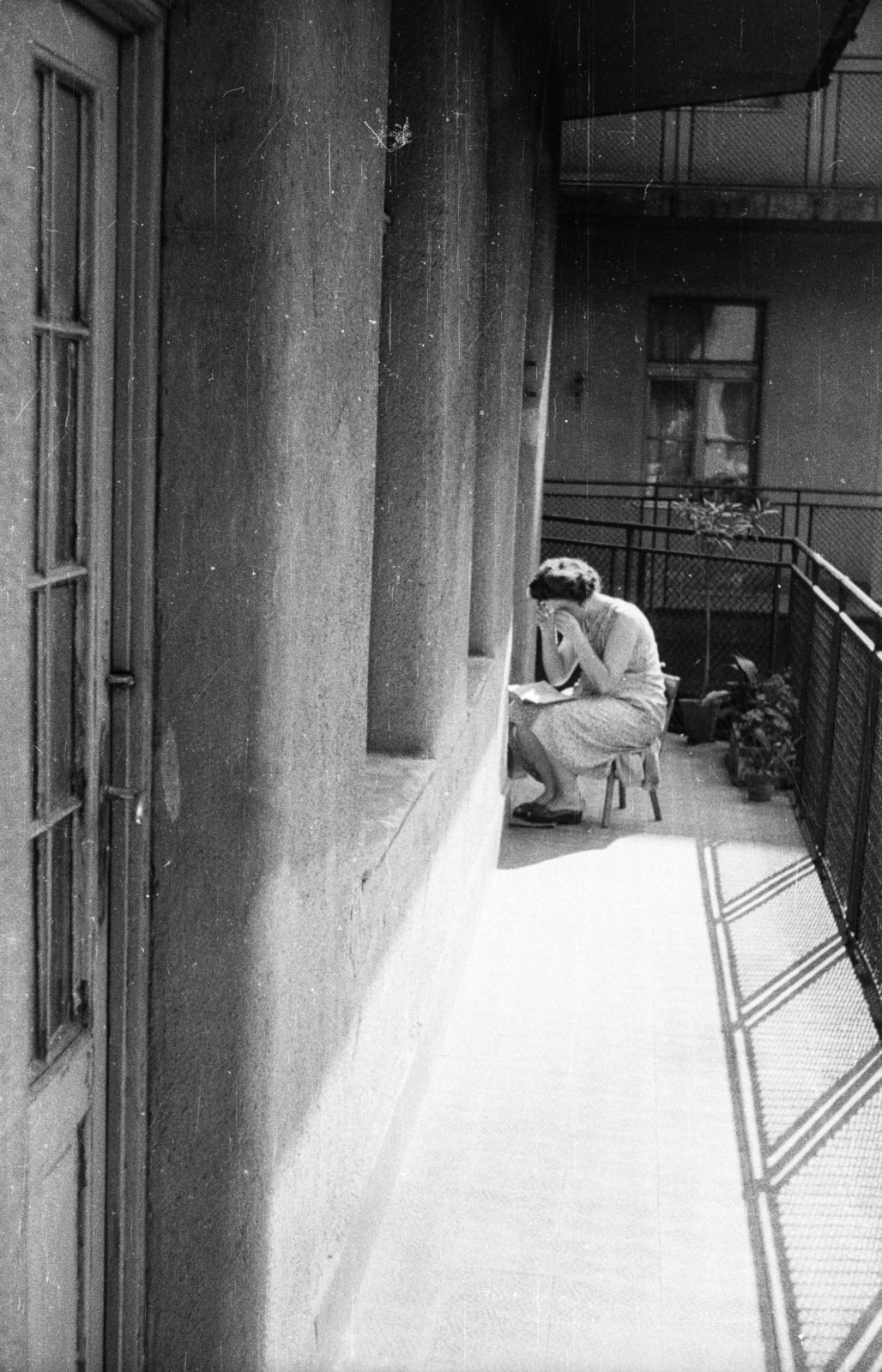 Hungary, Budapest IX., Üllői út 121., 1965, Krantz Károly, courtyard balcony, Budapest, outside balcony, Fortepan #60691