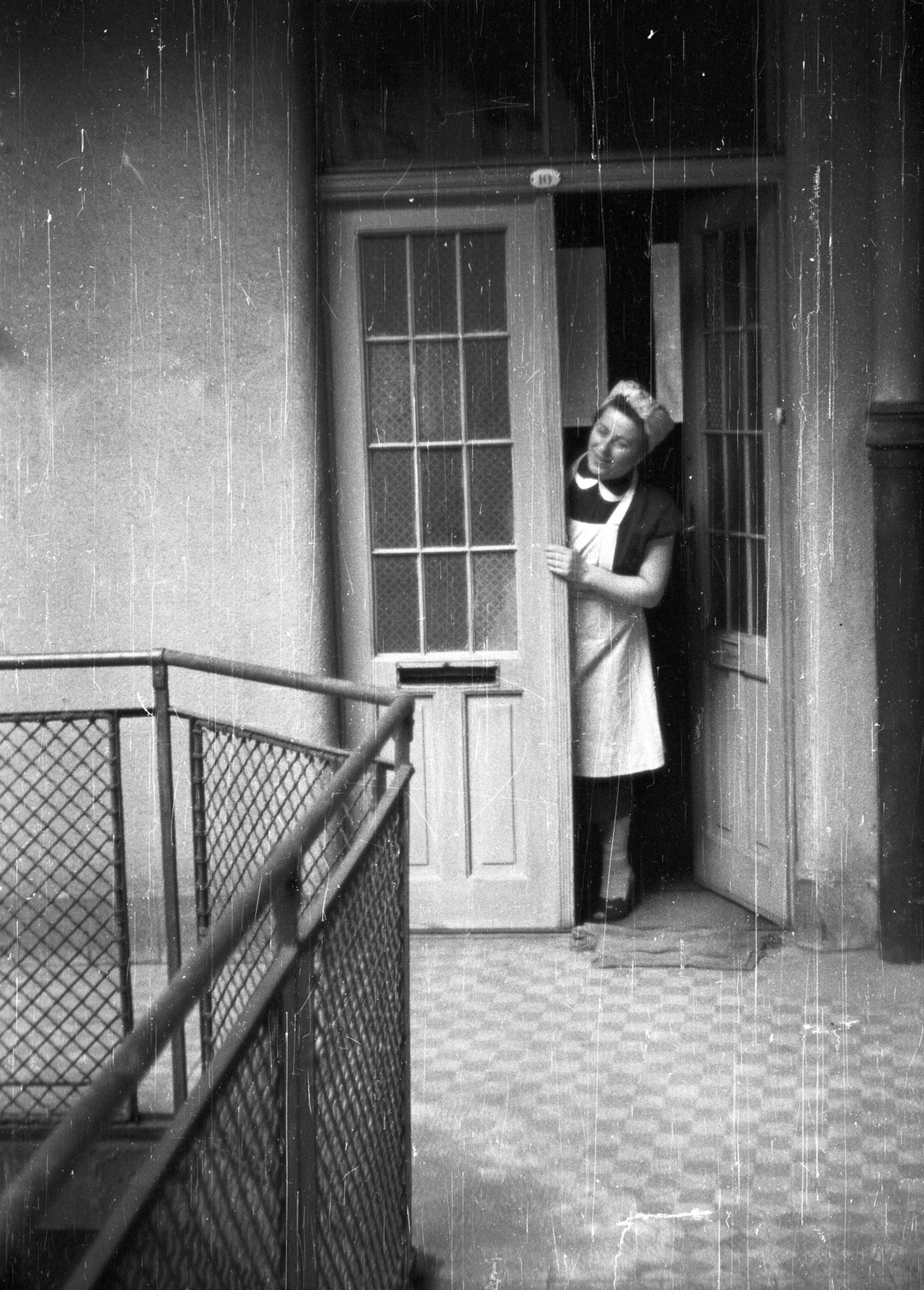 Magyarország, Budapest IX., Üllői út 121., 1965, Krantz Károly, Budapest, ajtóban állás, Fortepan #60701