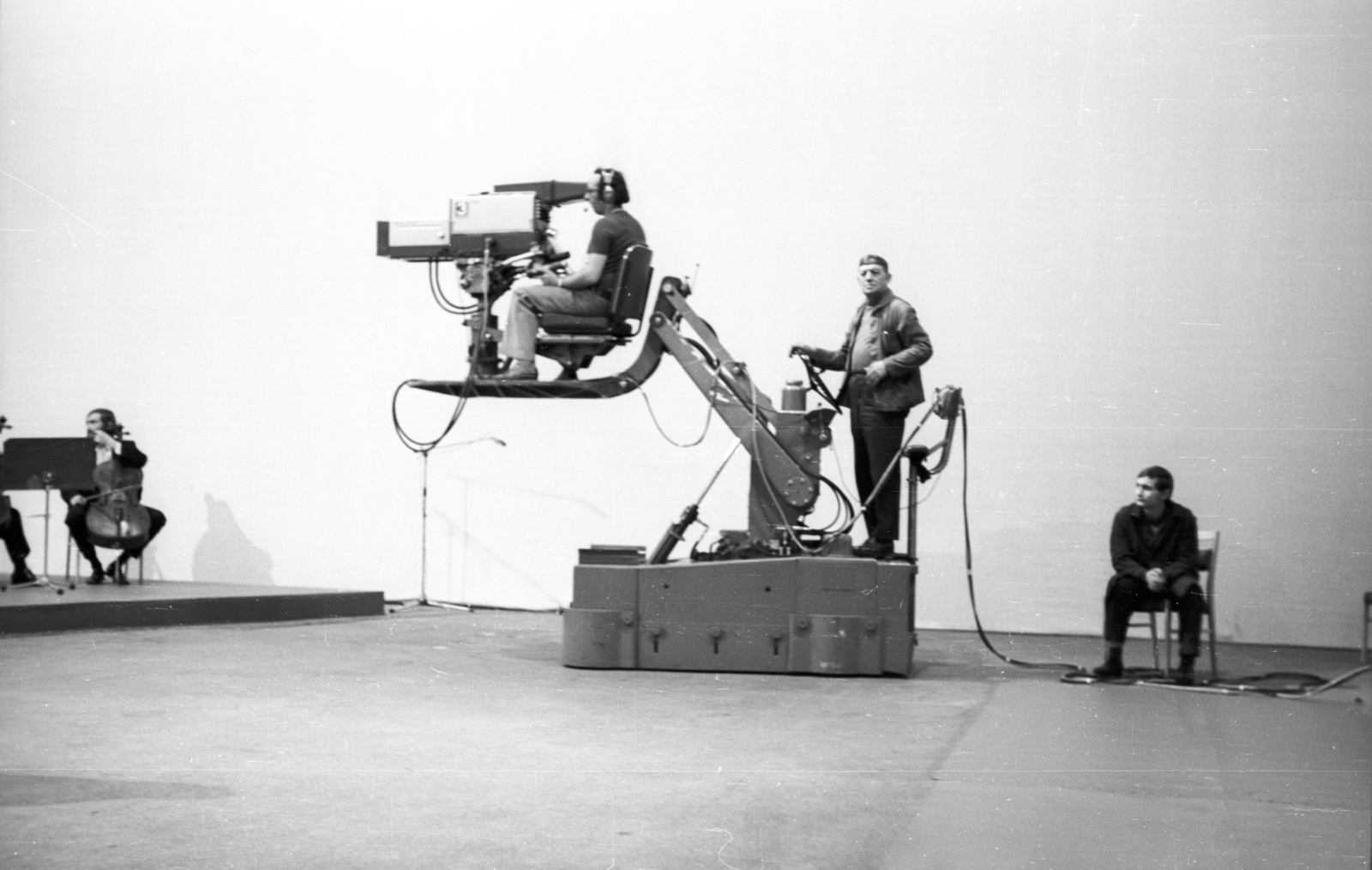 Hungary, Budapest V., az MTV stúdiója., 1969, Krantz Károly, Hungarian TV, television camera, Budapest, Fortepan #60713